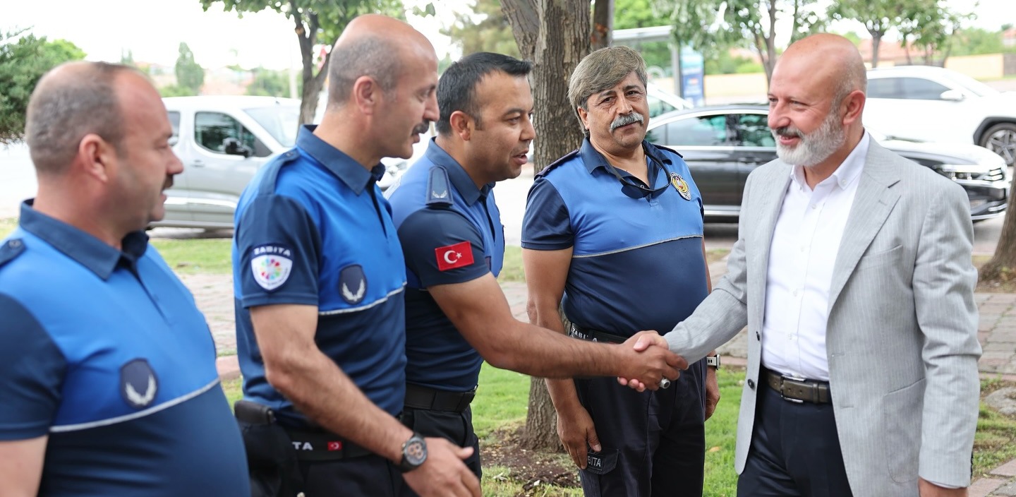  BAŞKAN ÇOLAKBAYRAKDAR, ZABITA PERSONELİYLE BİR ARAYA GELDİ