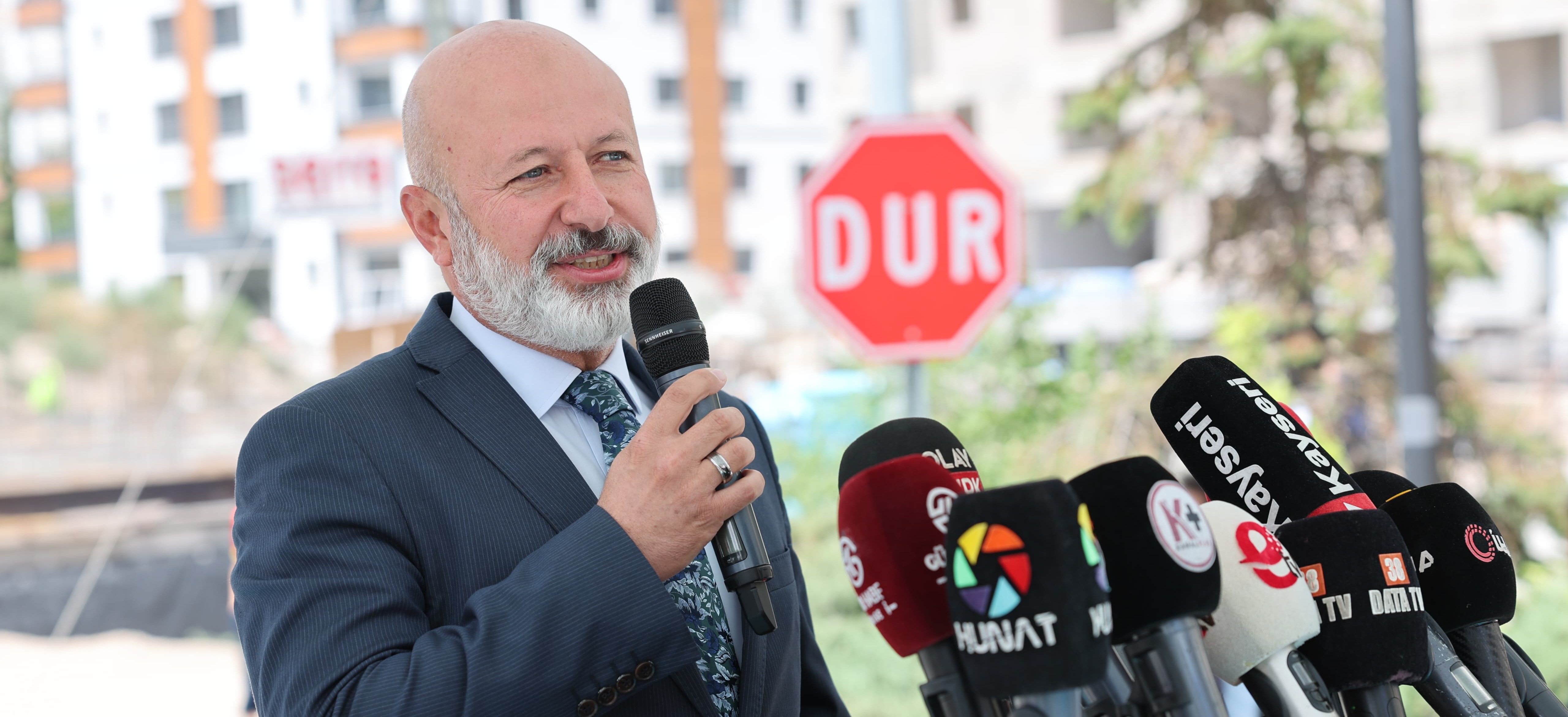 “KENTSEL DÖNÜŞÜME KAYSERİ USULÜ DOKUNUŞ: ÜÇ HİZMET AYNI ANDA HAYATA GEÇİYOR!”