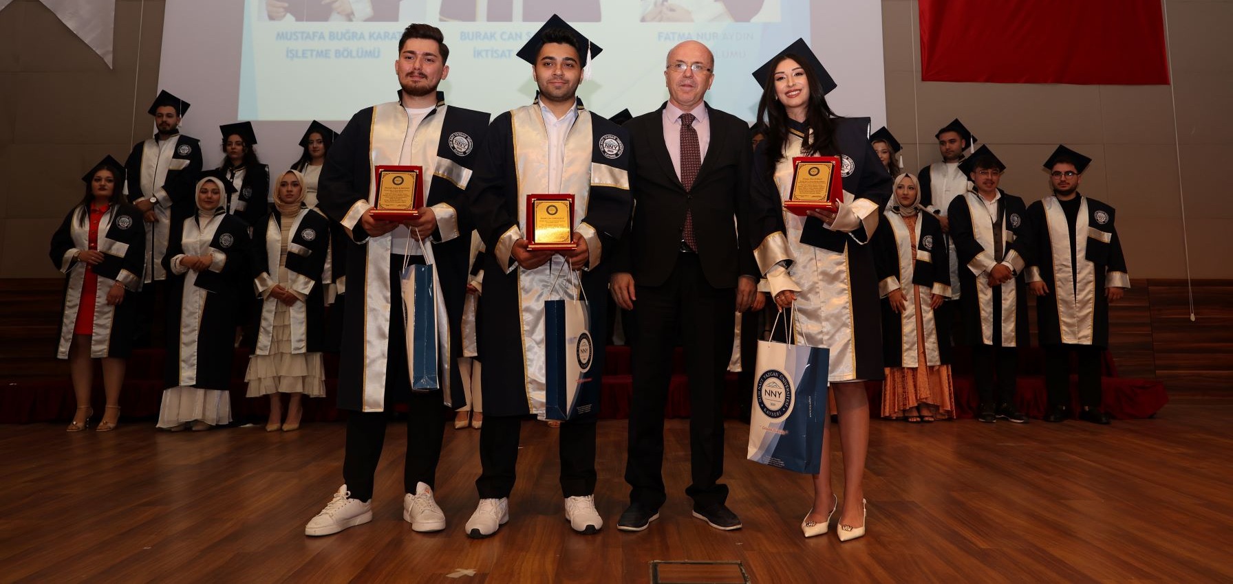 NNYÜ İKTİSADİ İDARİ VE SOSYAL BİLİMLER FAKÜLTESİ’NDE MEZUNİYET 
