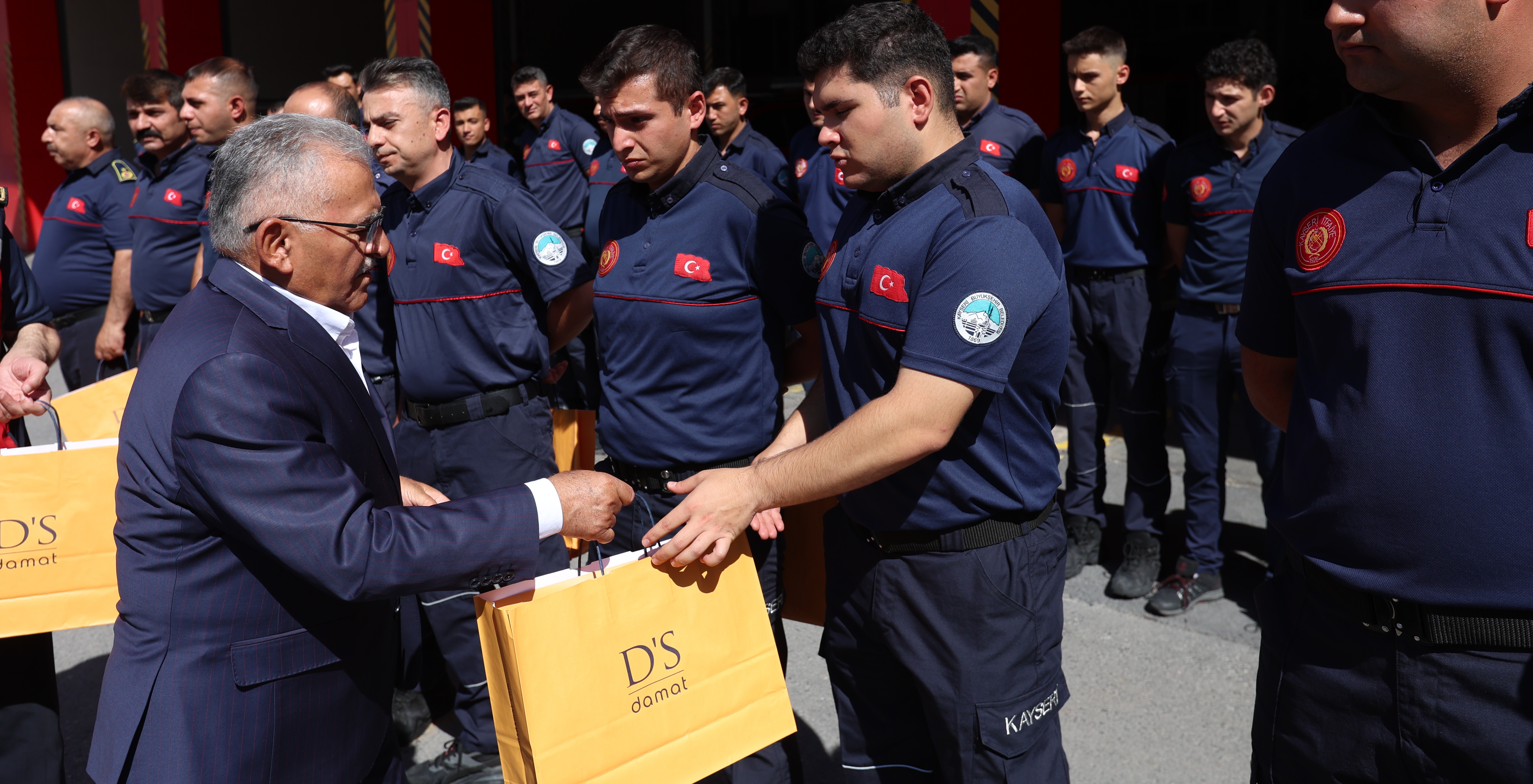 BAŞKAN BÜYÜKKILIÇ’TAN KAHRAMAN PERSONELİNE: “İYİ Kİ VARSINIZ”