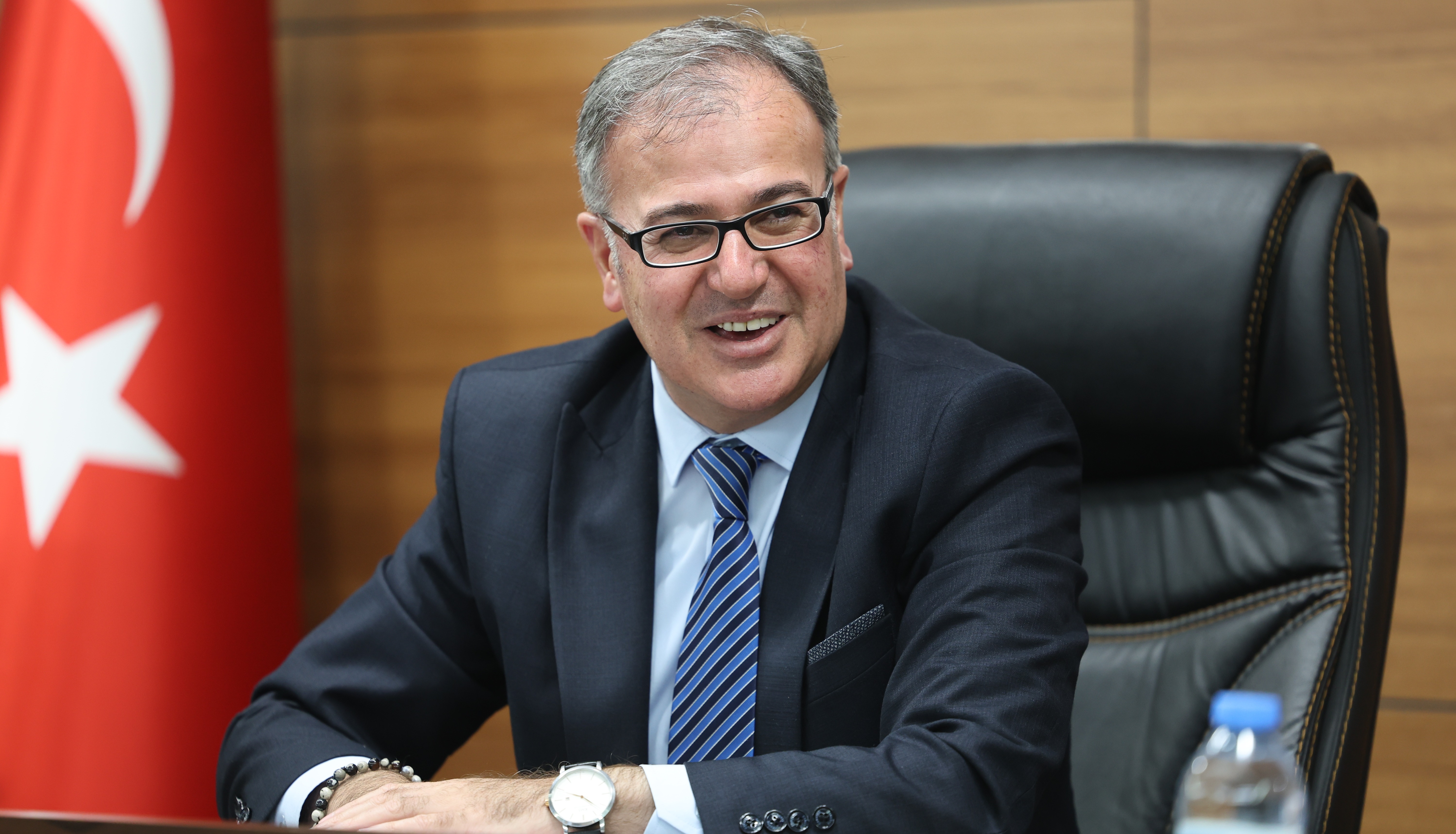 Başkan Özdoğan: "Türk milleti, vatanına ve bayrağına sahip çıkarak tarih yazdı"