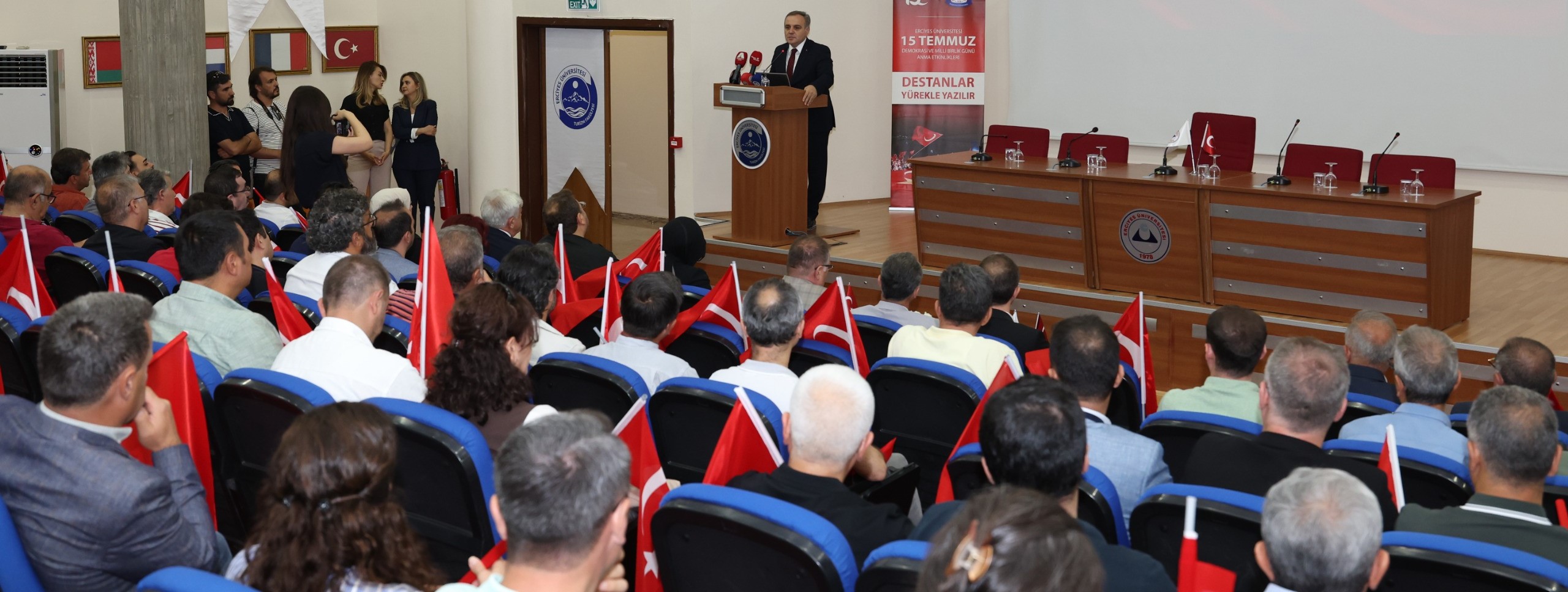 ERÜ’de “Ulusal Güvenlik Perspektifinden FETÖ'nün Analizi” Konulu Konferans Düzenlendi