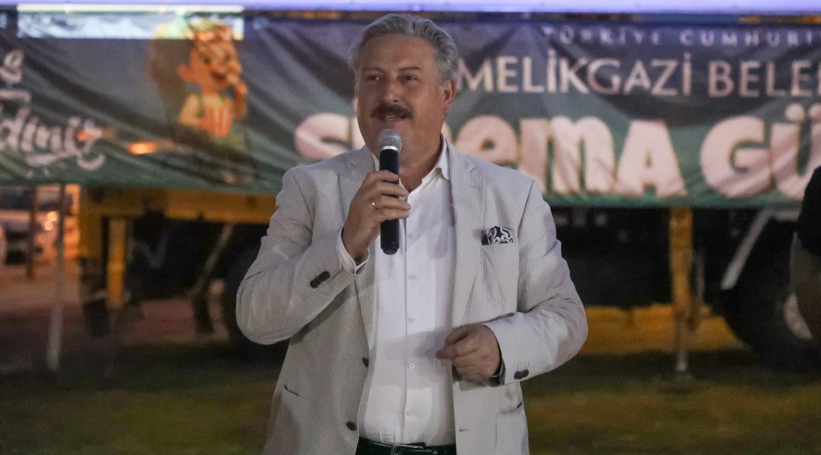 BAŞKAN PALANCIOĞLU, SİNEMA GÜNLERİNDE VATANDAŞLARLA BİR ARAYA GELDİ