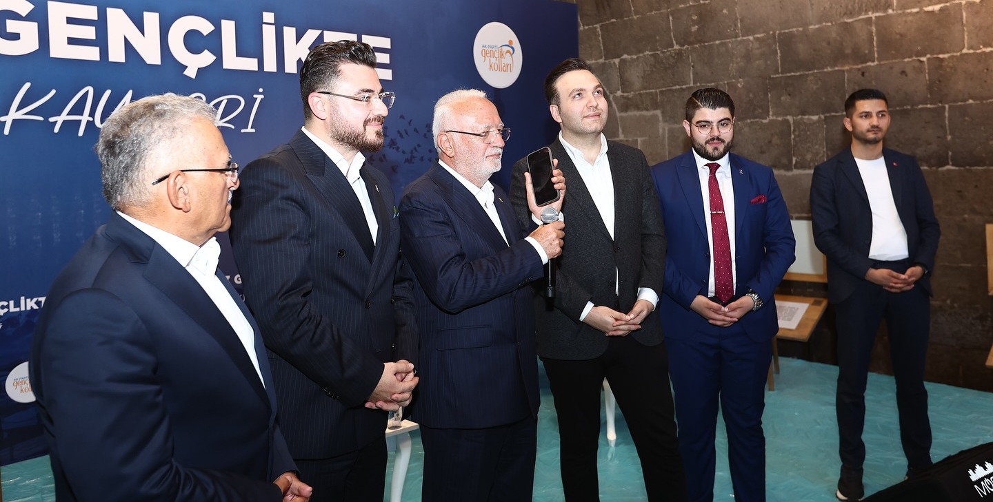 BAŞKAN BÜYÜKKILIÇ, SÖZ GENÇLİKTE GENÇLİK BULUŞMASINA KATILDI