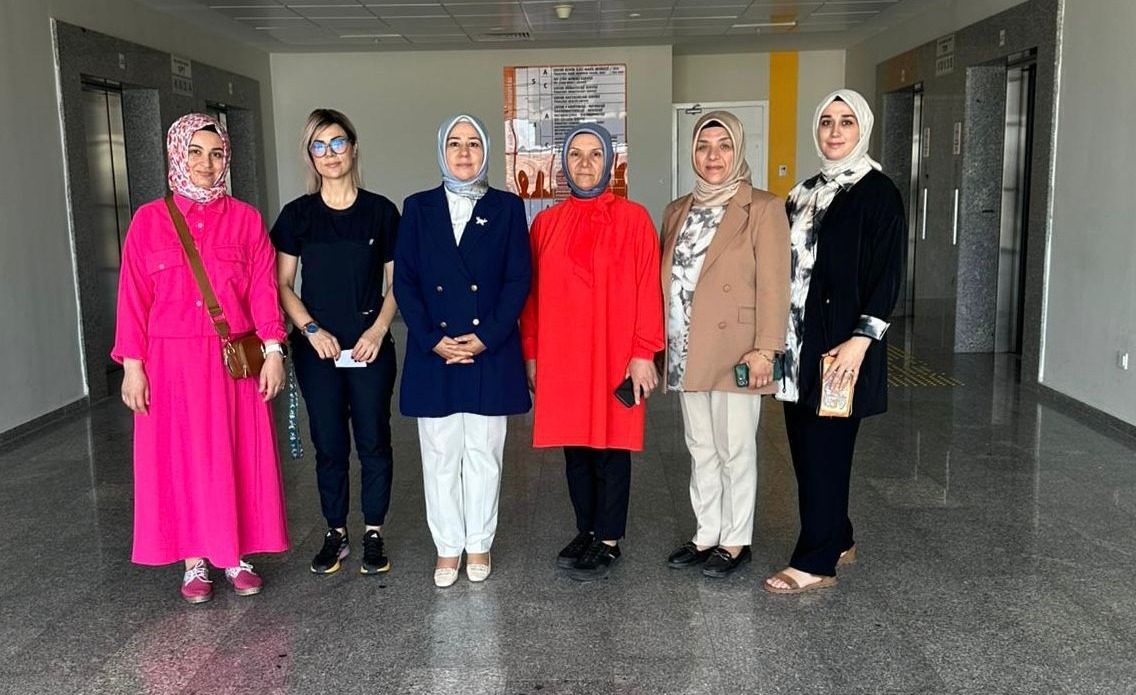 AK Parti Kayseri Kadın Kolları’ndan Anne Sütü Haftası’na Anlamlı Ziyaret