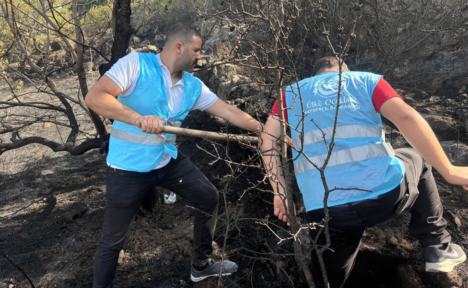 ÜLKÜ OCAKLARI KAYSERİ İL BAŞKANLIĞI’NDAN İKİ AYRI YANGINA MÜDAHALE