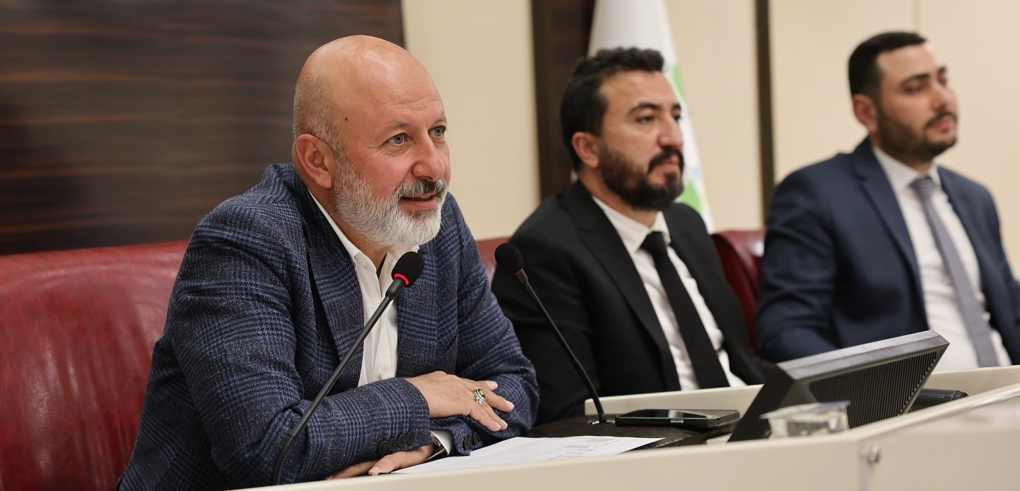 “HIZLA BÜYÜYEN İLÇEMİZE YATIRIM YAPAN, YARIN KAZANÇLI ÇIKACAK
