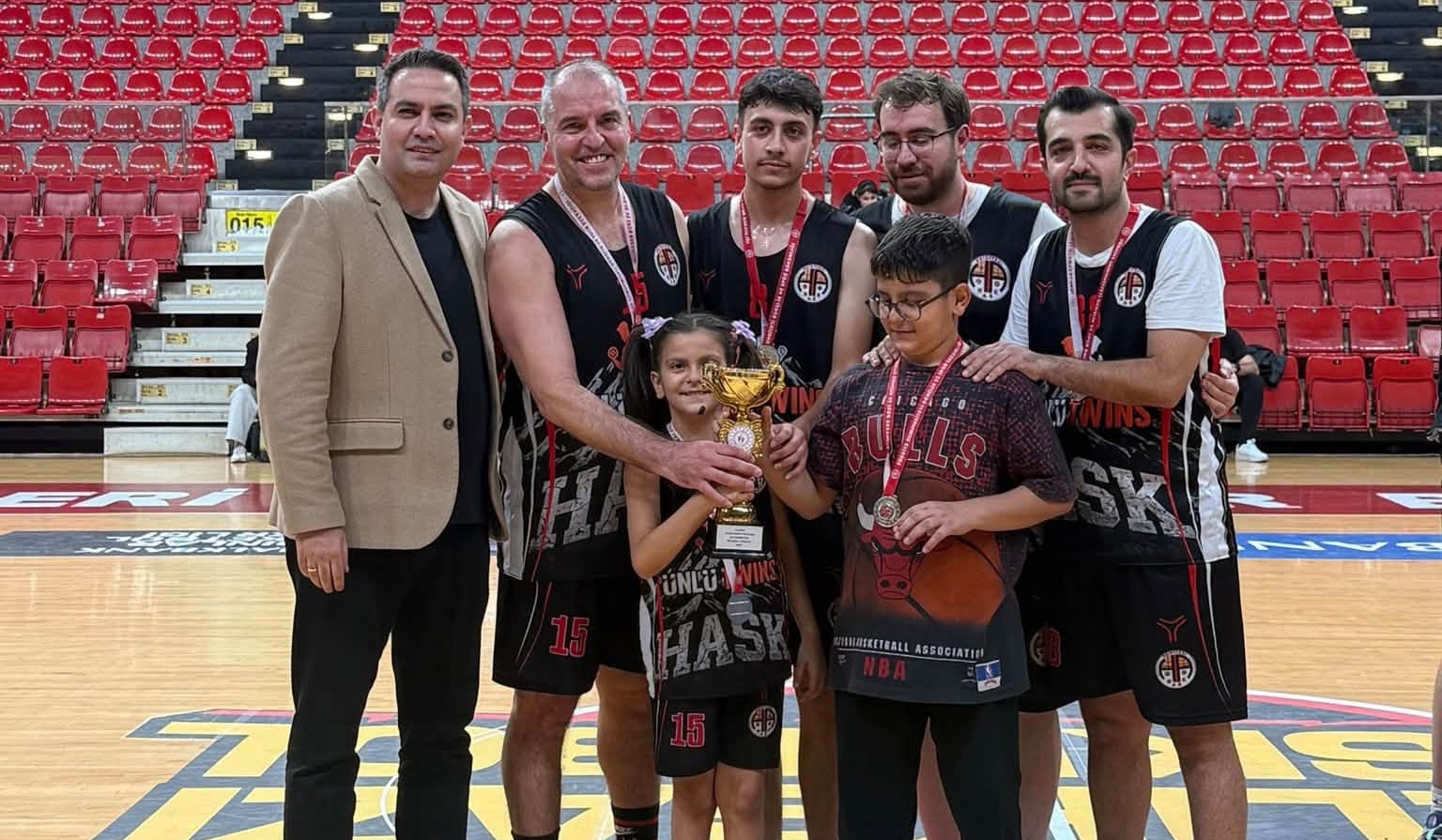 BASKETLER CUMHURİYET KUPASI İÇİN ATILDI