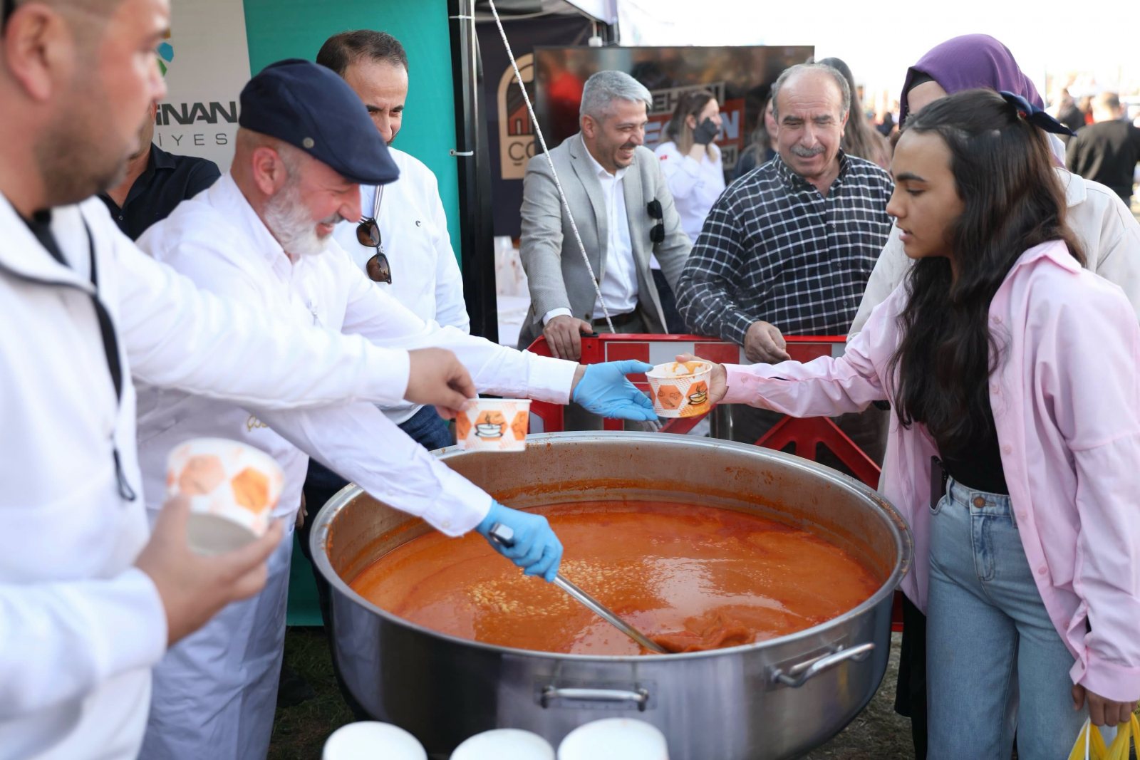 BAŞKAN ÇOLAKBAYRAKDAR, ‘KAYSERİ'MİZ, YÖRESEL LEZZETLERİN MERKEZİ VE TÜRKİYE'NİN GURURUDUR’