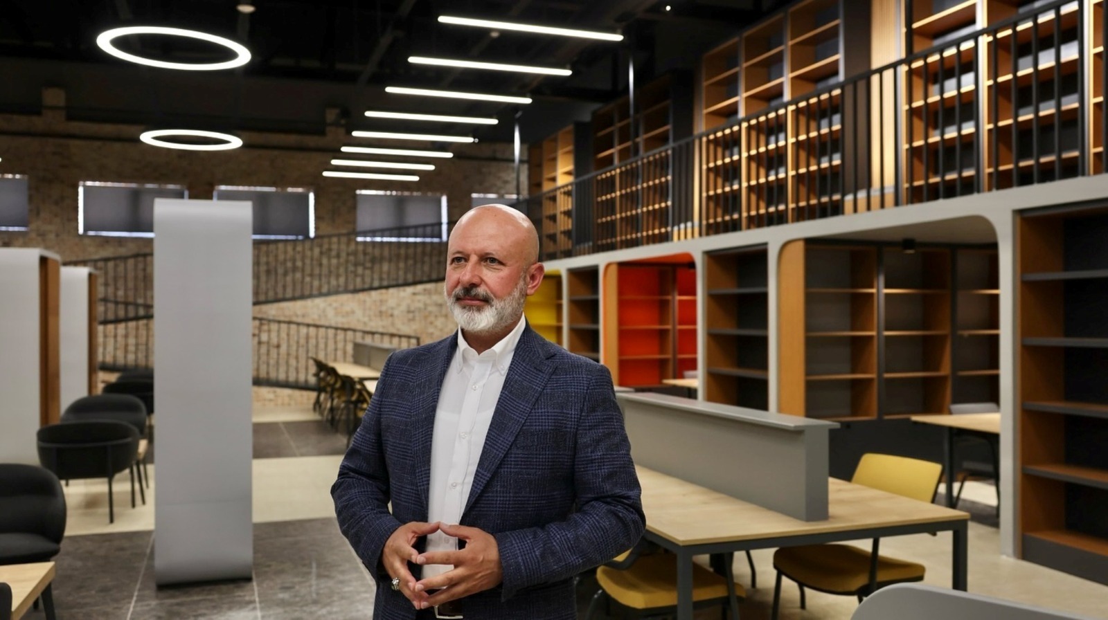 BAŞKAN ÇOLAKBAYRAKDAR: ‘DÜNYAYA AÇILAN KÜTÜPHANELERLE ZENGİNLEŞTİRİLMİŞ BİR ŞEHİR İNŞA EDİYORUZ’