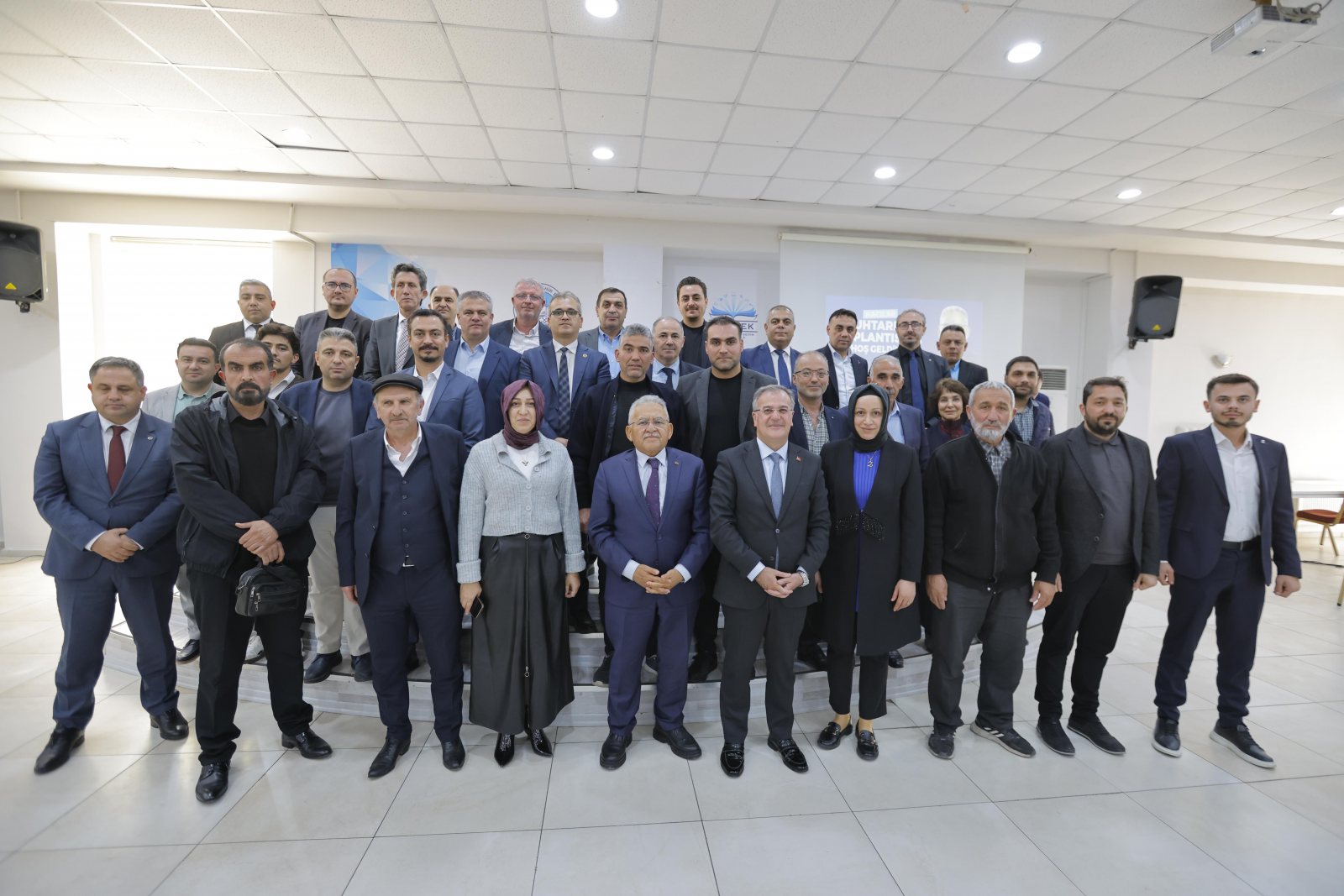 BAŞKAN ÖZDOĞAN VE BÜYÜKKILIÇ’TAN MUHTARLARLA İSTİŞARE TOPLANTISI