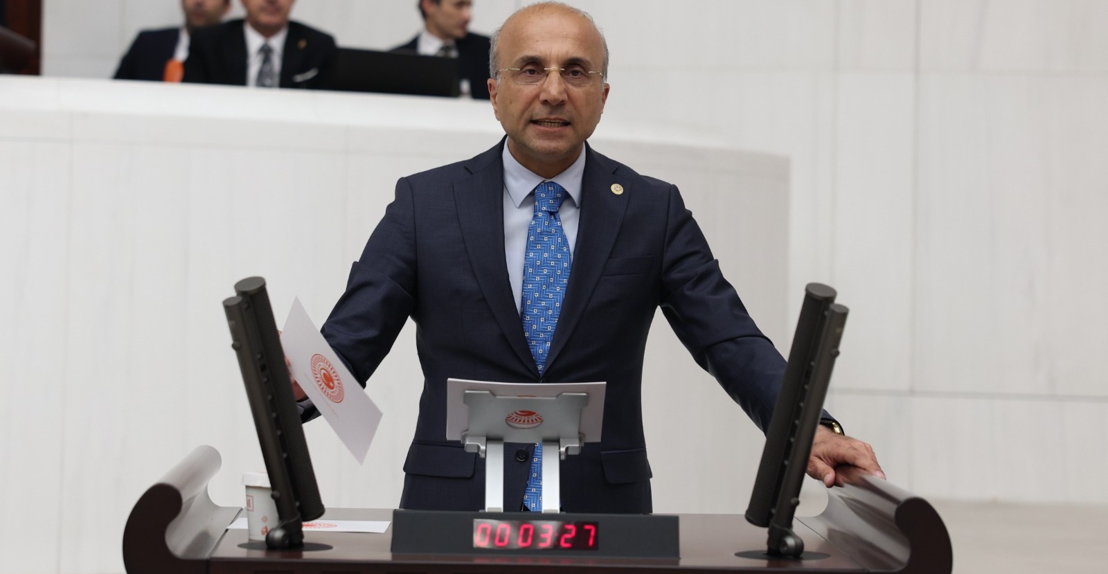 CHP’Lİ AŞKIN GENÇ’TEN TORBA KANUN TEPKİSİ: ÜNİVERSİTELERİMİZ SİYASİ VESAYETİN ALTINA SOKULMAK İSTENİYOR