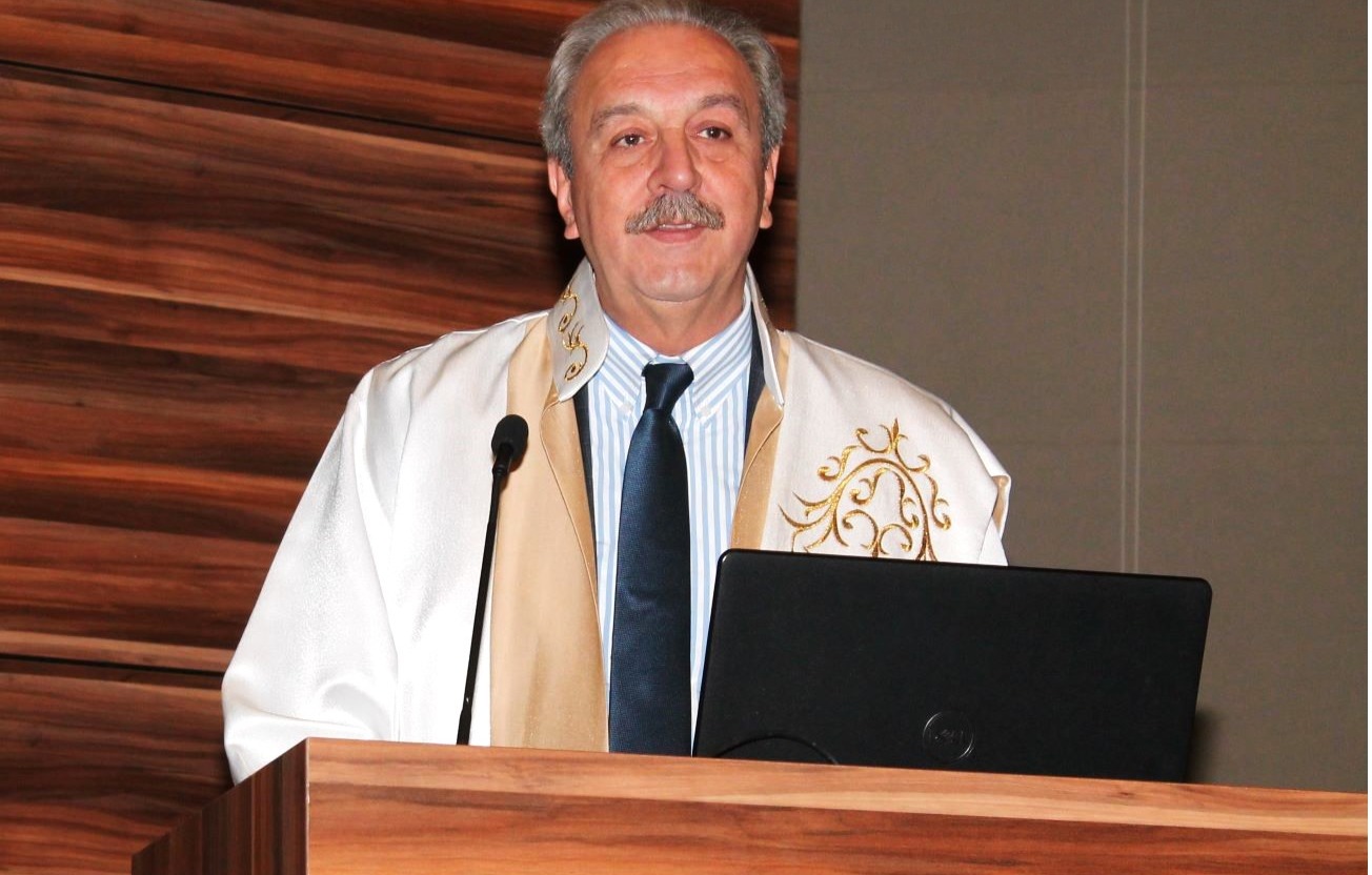 NNYÜ REKTÖRÜ ÖZSOYLU’DAN YKS MESAJI