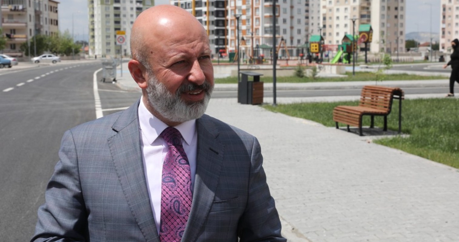 BAŞKAN ÇOLAKBAYRAKDAR: “OTOMATİK SULAMA SİSTEMİYLE HEM SUYU HEM ENERJİYİ KORUYORUZ"