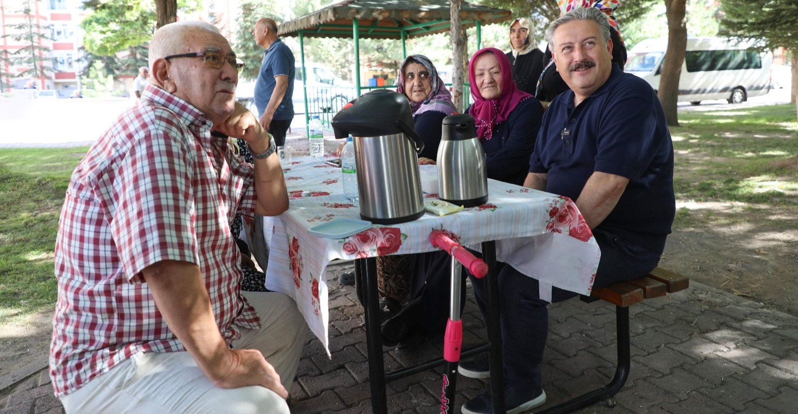 MELİKGAZİ’NİN PARKLARI YENİLENİYOR, DAHA DA ŞENLENİYOR