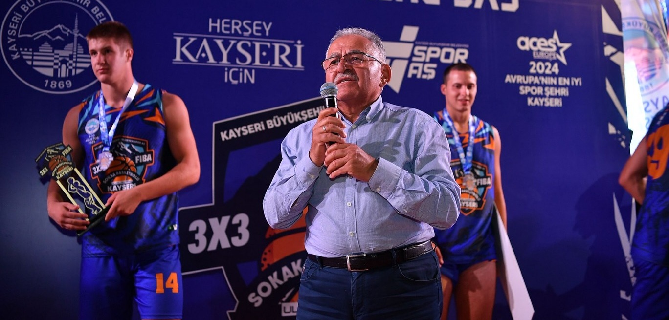 TÜRKİYE’DE BİR İLK: BAŞKAN BÜYÜKKILIÇ’TAN DÜNYA SOKAK BASKETBOLUNA KAYSERİ İMZASI