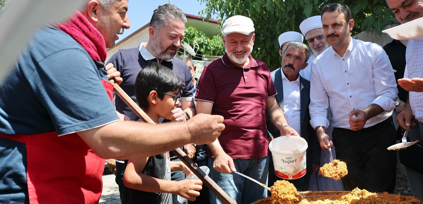 BAŞKAN ÇOLAKBAYRAKDAR, SILA-İ RAHİM ŞENLİĞİNDE HEMŞEHRİLERİYLE BULUŞTU