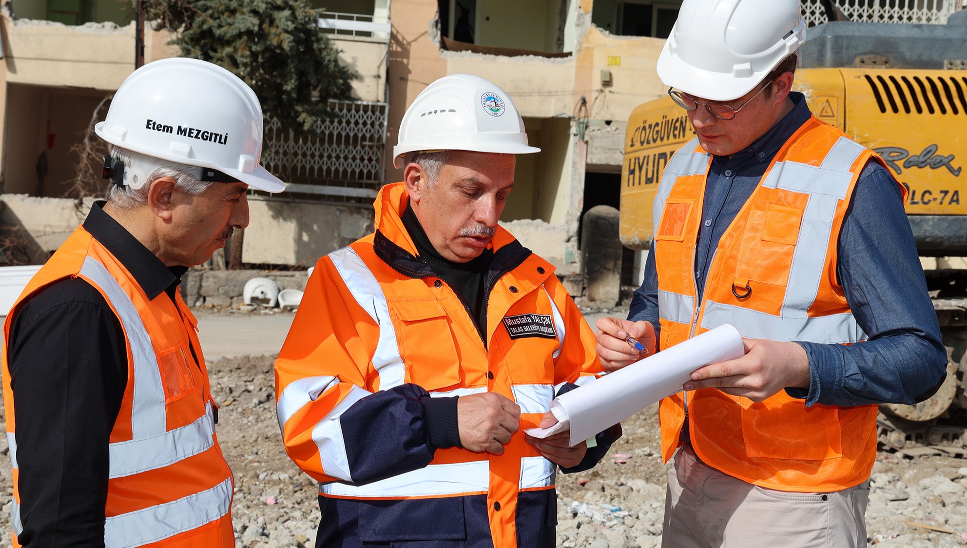 TALAS'TA KENTSEL DÖNÜŞÜM HIZ KESMEDEN SÜRÜYOR