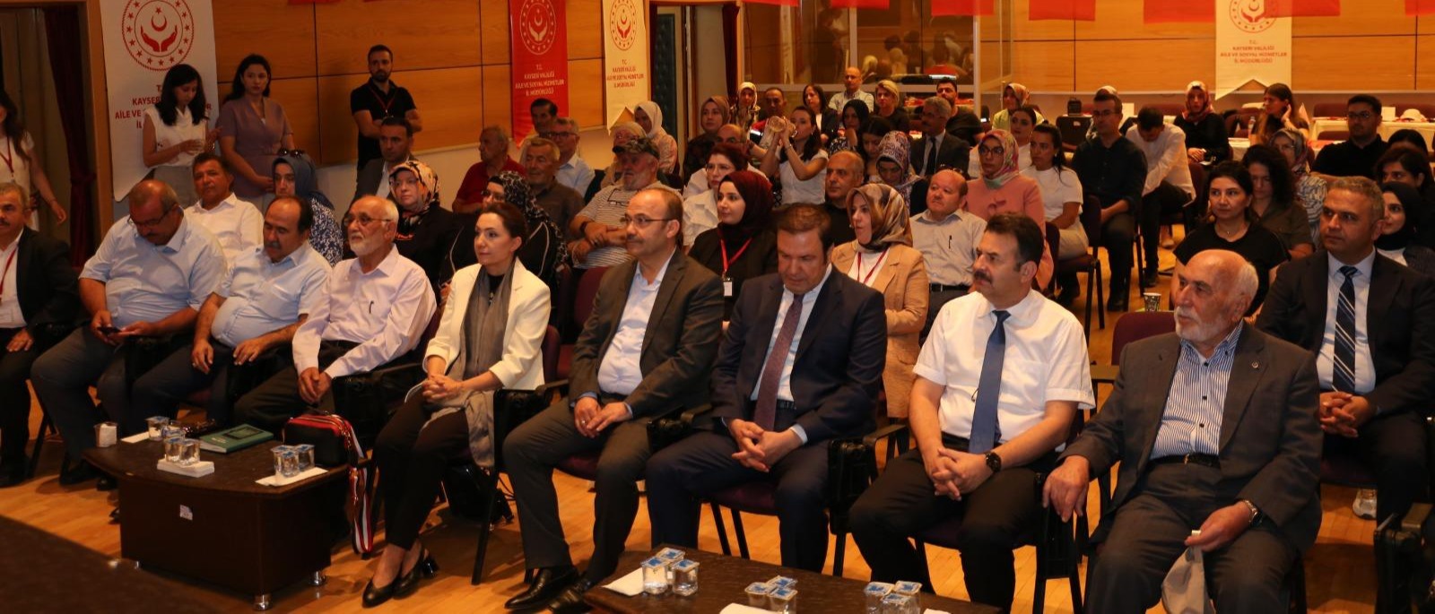 Yaşlılık Çalıştayı Kadir Has Kongre Merkezi’nde gerçekleştirildi.