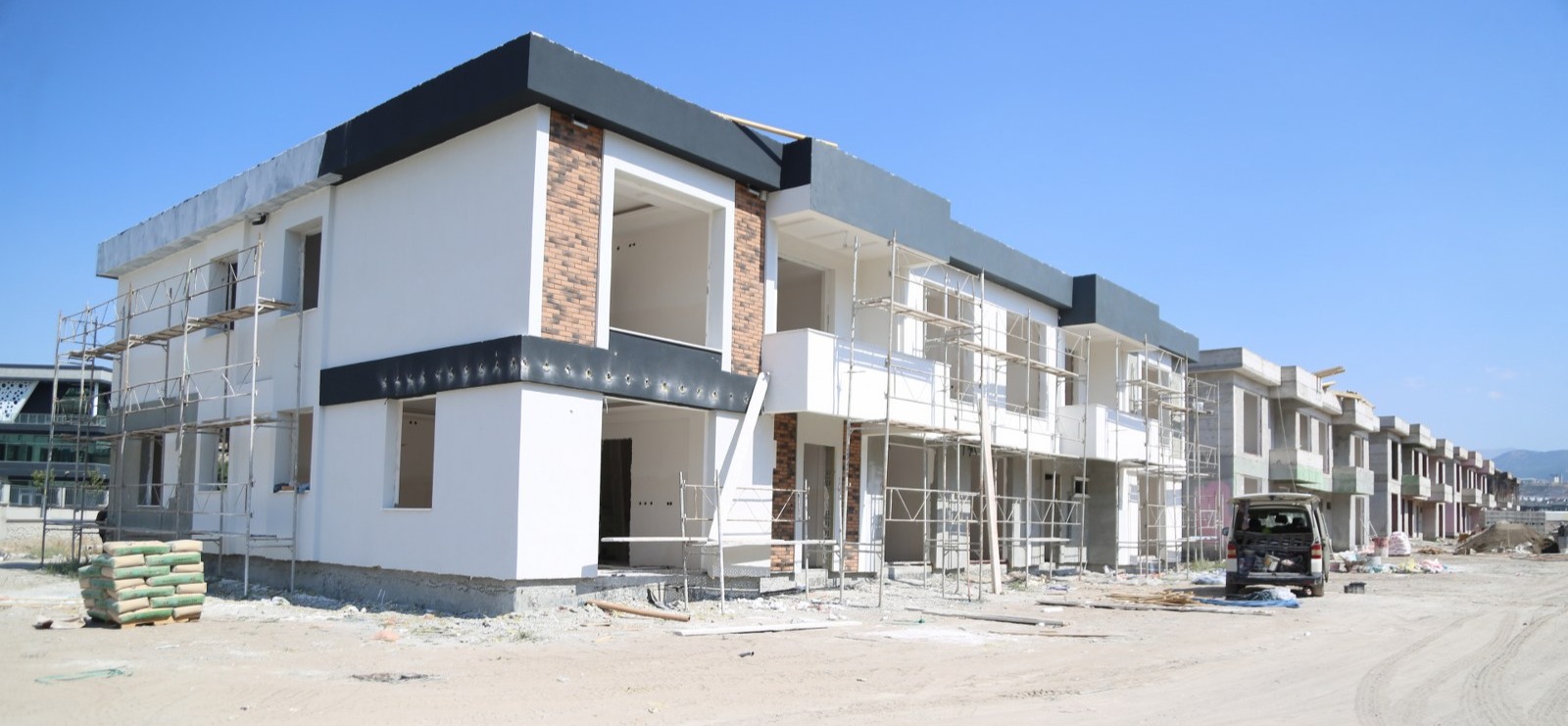 MELİKGAZİ’NİN ALTINOLUK BAHÇELİ EV PROJESİ HIZLA YÜKSELİYOR