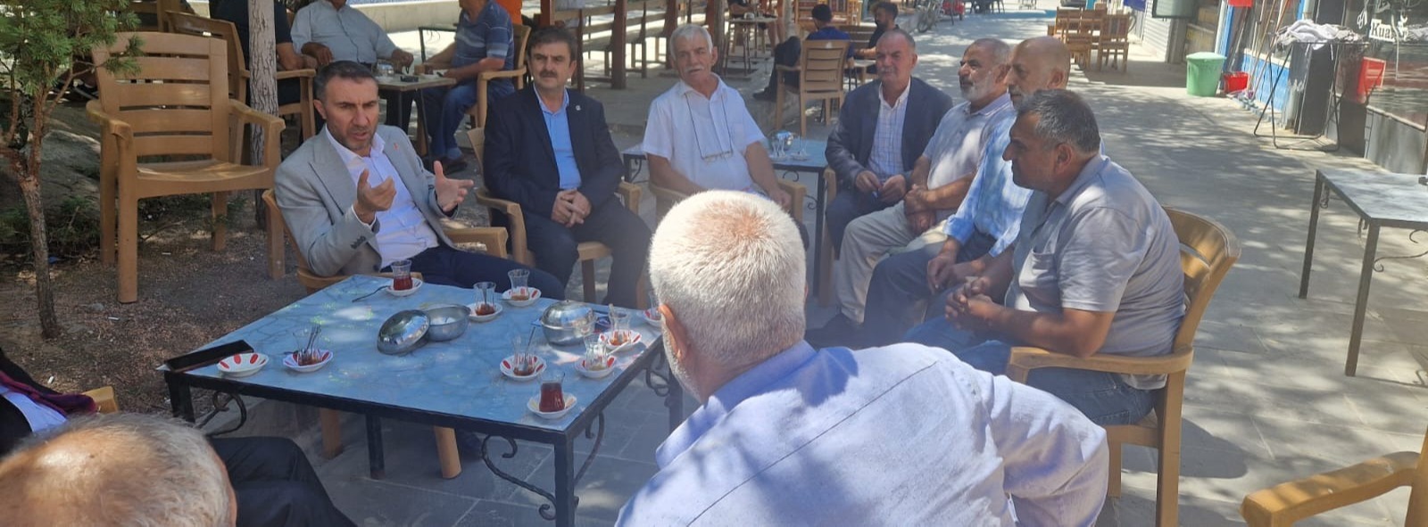 Saadet Partisi Heyeti Tomarza’da Resmi Temaslar Sonrası  Esnaf ve Halkla Buluştu