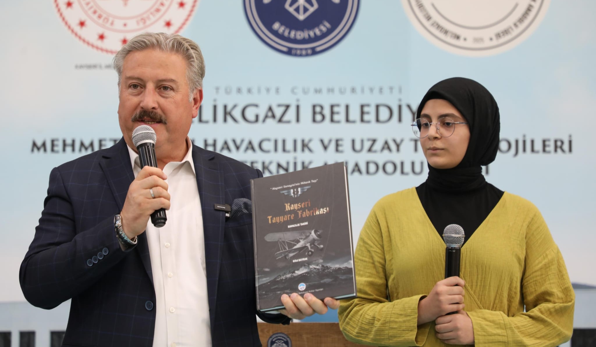 BAŞKAN PALANCIOĞLU HAVACILIK LİSESİNİN YENİ ÖĞRENCİLERİ İLE TANIŞTI, HEYECANLARINA ORTAK OLDU