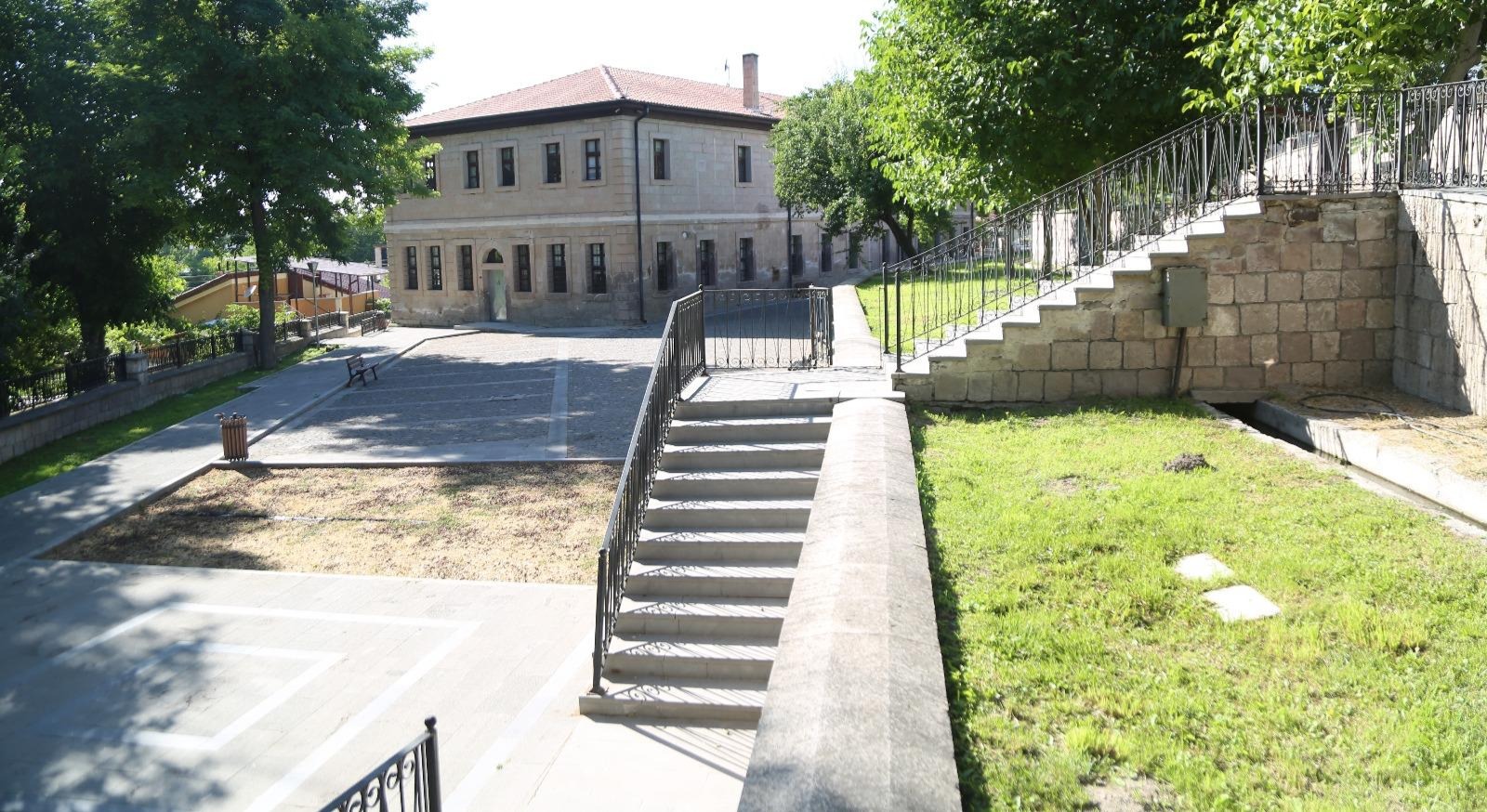 MELİKGAZİ BELEDİYESİ İNGİLİZCE YAZ KAMPI BAŞLIYOR