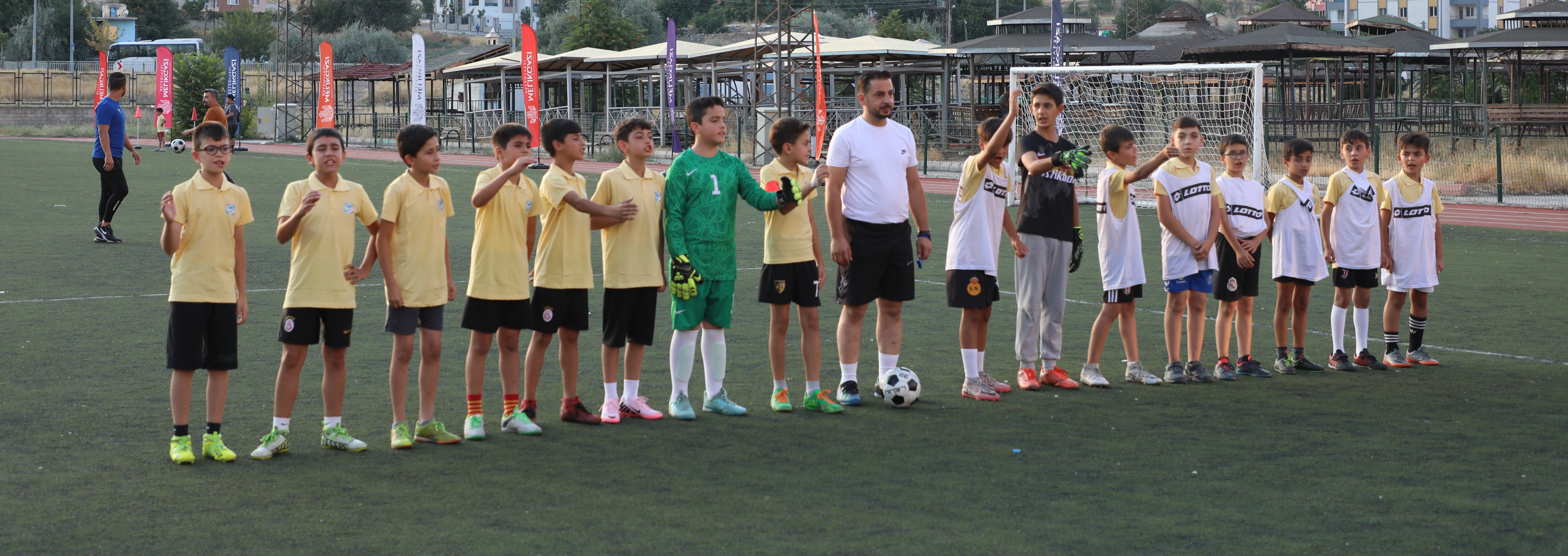 Melikgazi belediyesi tesisler arası futbol turnuvası’nın şampiyonu Yeniköy oldu
