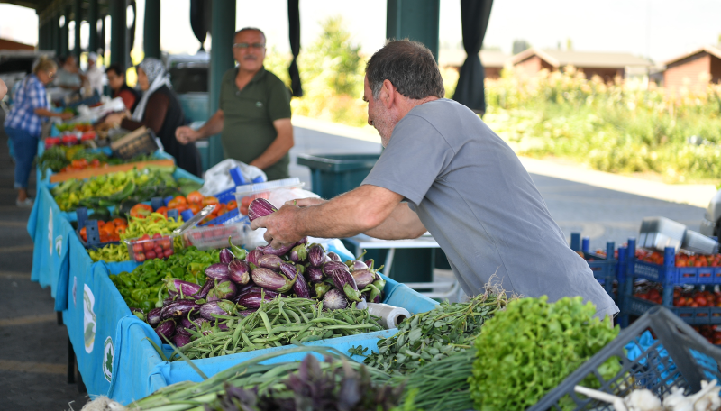 BÜYÜKŞEHİR’İN DOĞAL ÜRÜNLER BAHÇESİ VE PAZARI’NA YOĞUN İLGİ