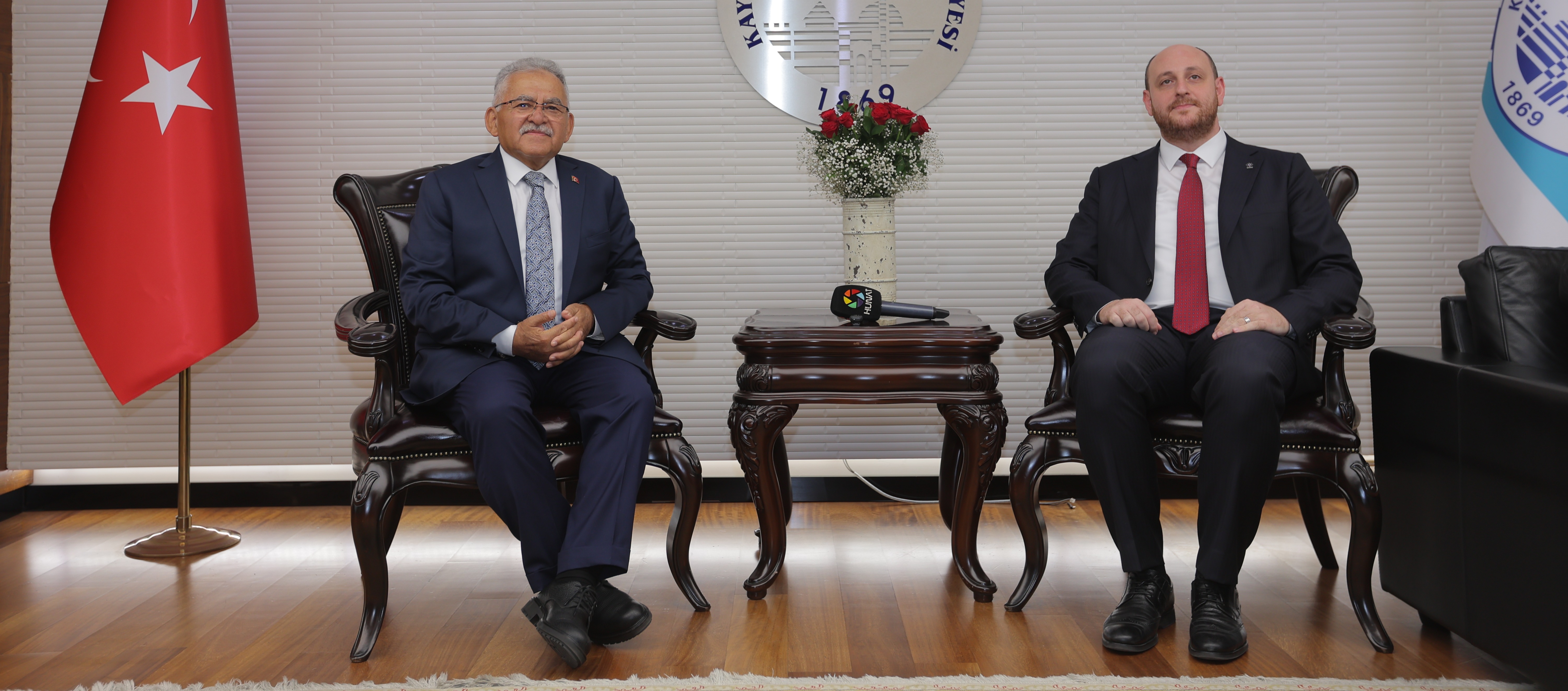 BAŞKAN BÜYÜKKILIÇ, AK PARTİ TEŞKİLAT BAŞKANI BÜYÜKGÜMÜŞ’Ü MAKAMINDA AĞIRLADI