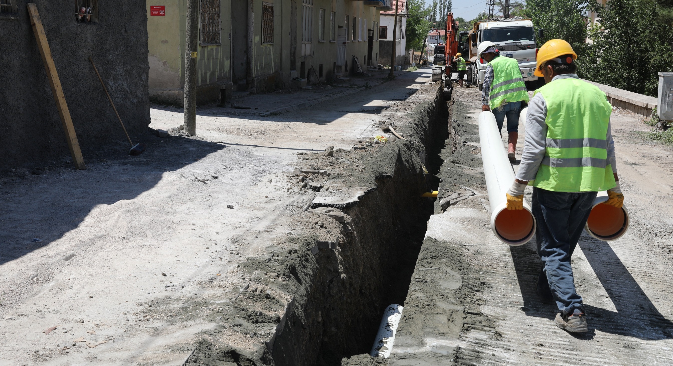 BAŞKAN BÜYÜKKILIÇ: “PINARBAŞI’DA 13 MİLYON TL’Yİ AŞKIN YATIRIMLA İÇME SUYU HATTINI YENİLİYORUZ”