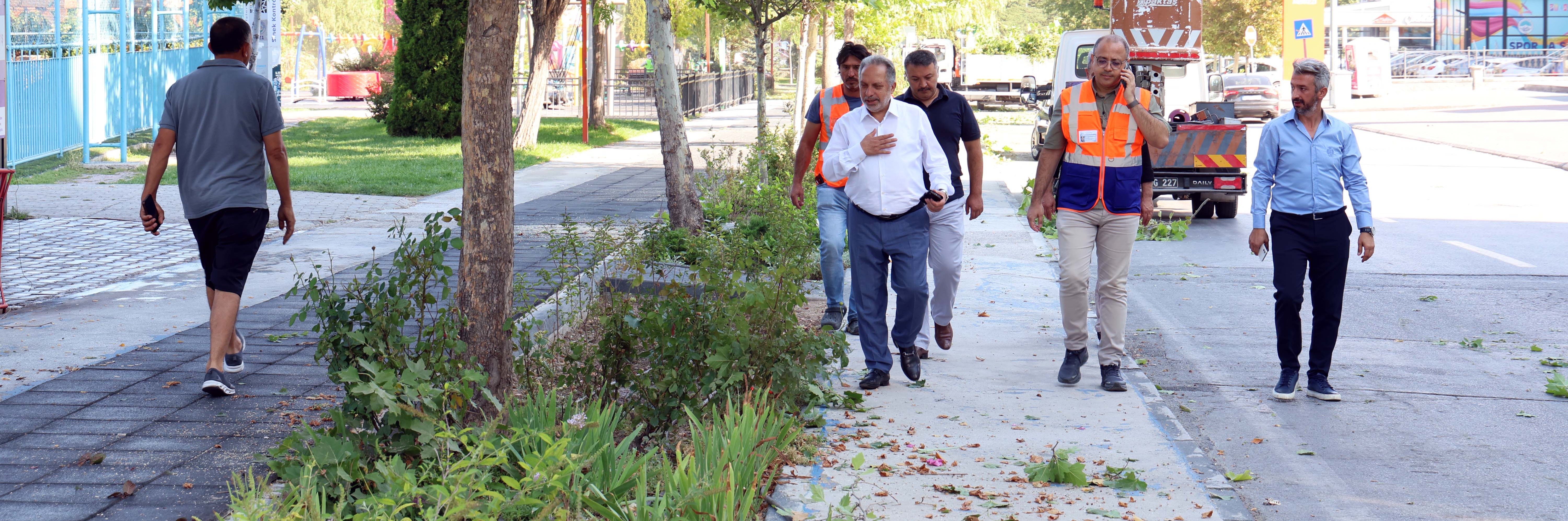 BAŞKAN YALÇIN, ‘BELEDİYE MAHALLEMİZDE’ EKİPLERİYLE
