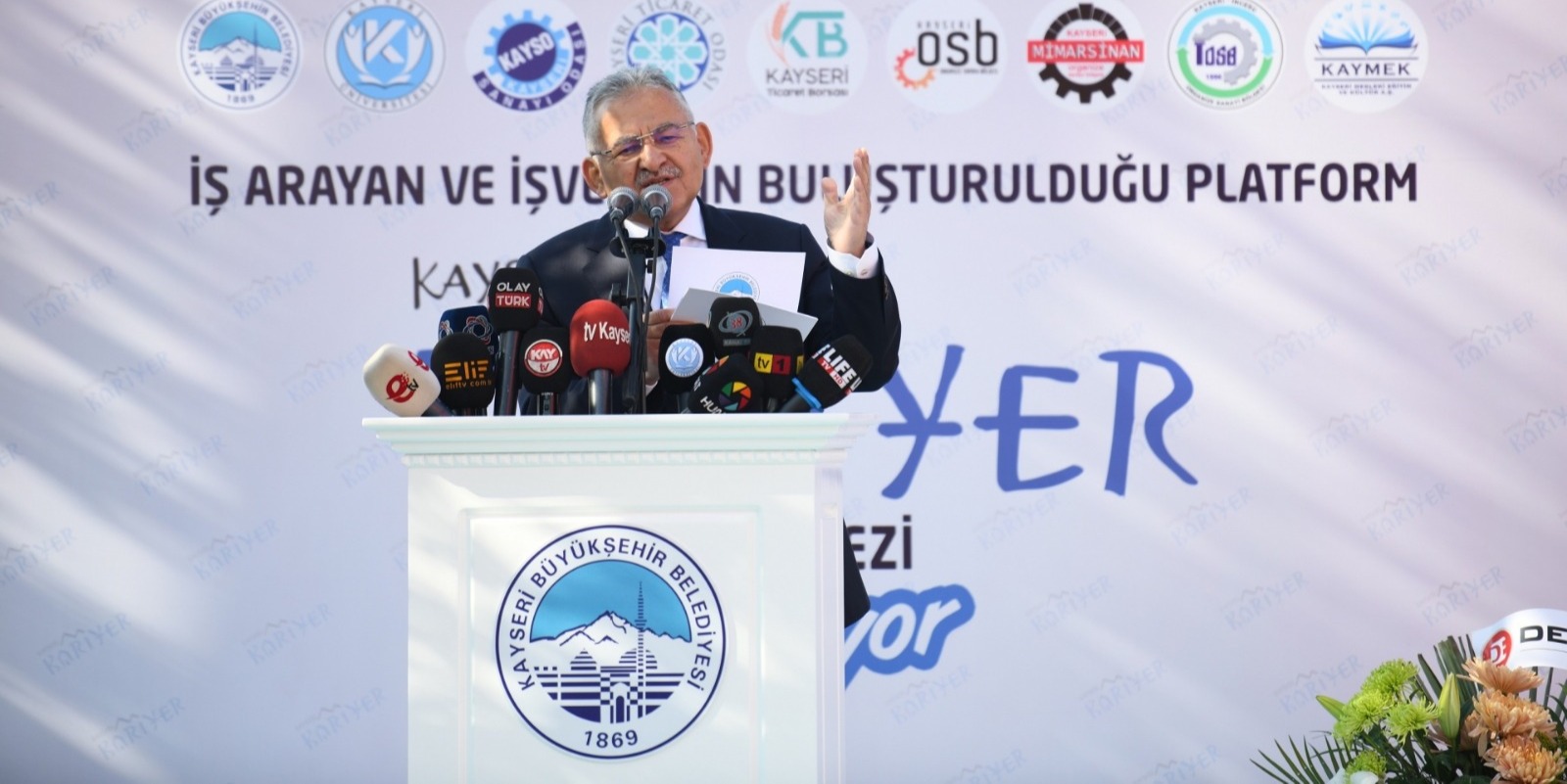 KAYSERİ KARİYER MERKEZİ, AĞUSTOS AYINDA YÜZLERCE VATANDAŞIN İŞ BULMASINA ARACI OLDU