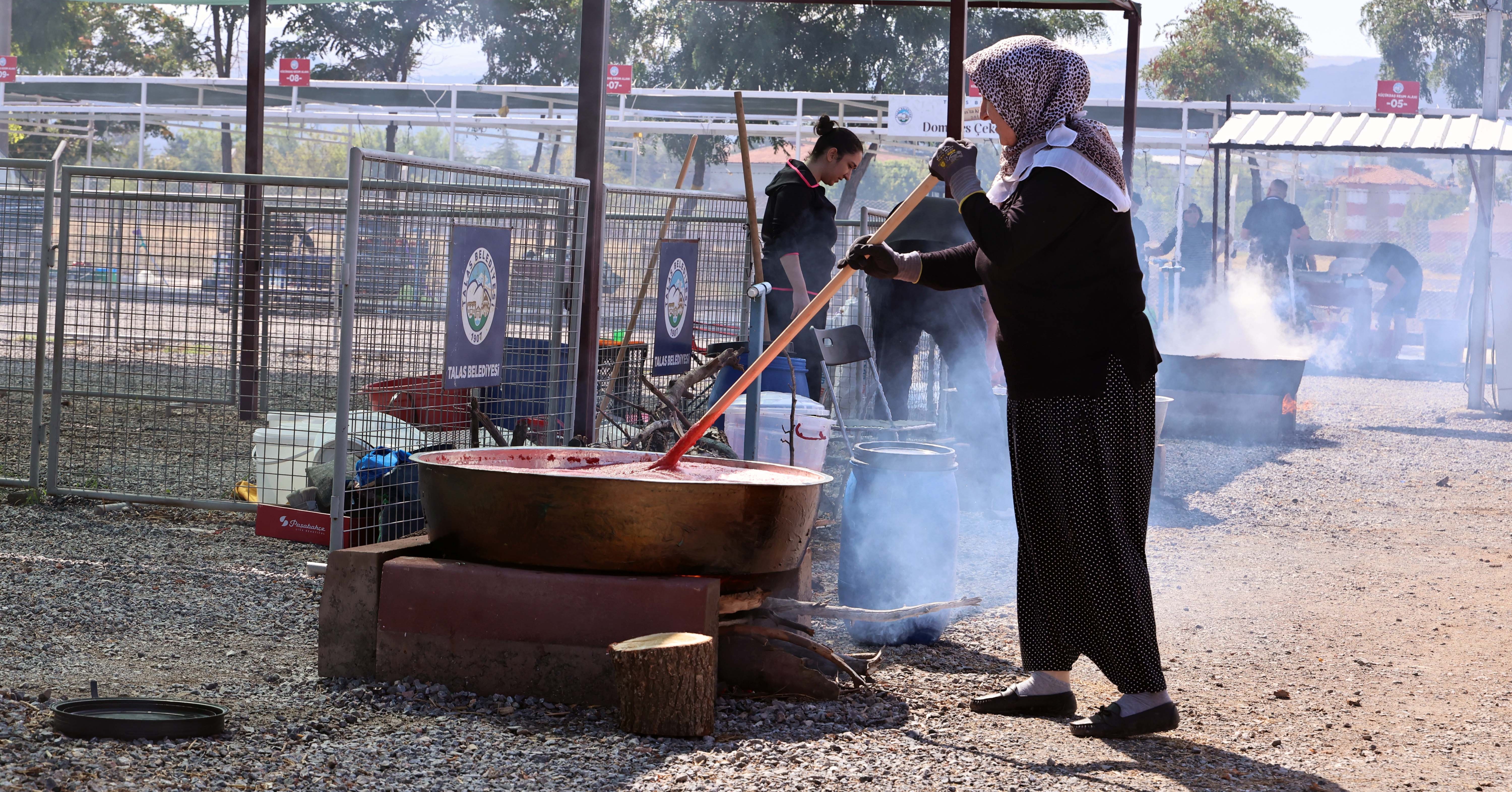TALAS'TA VATANDAŞLAR KIŞLIK HAZIRLIKLARINI TAMAMLADI