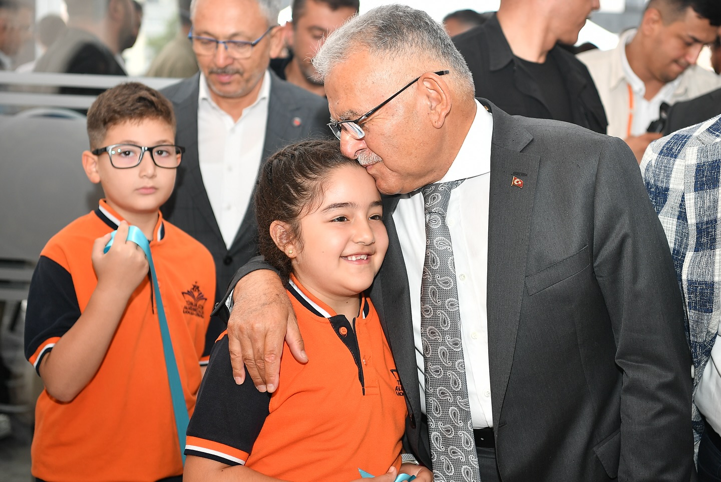 BAŞKAN BÜYÜKKILIÇ, HAYIRSEVER ALTUN AİLESİNİN OKULU İLE EĞİTİM-ÖĞRETİM YILININ AÇILIŞ TÖRENİNE KATILDI