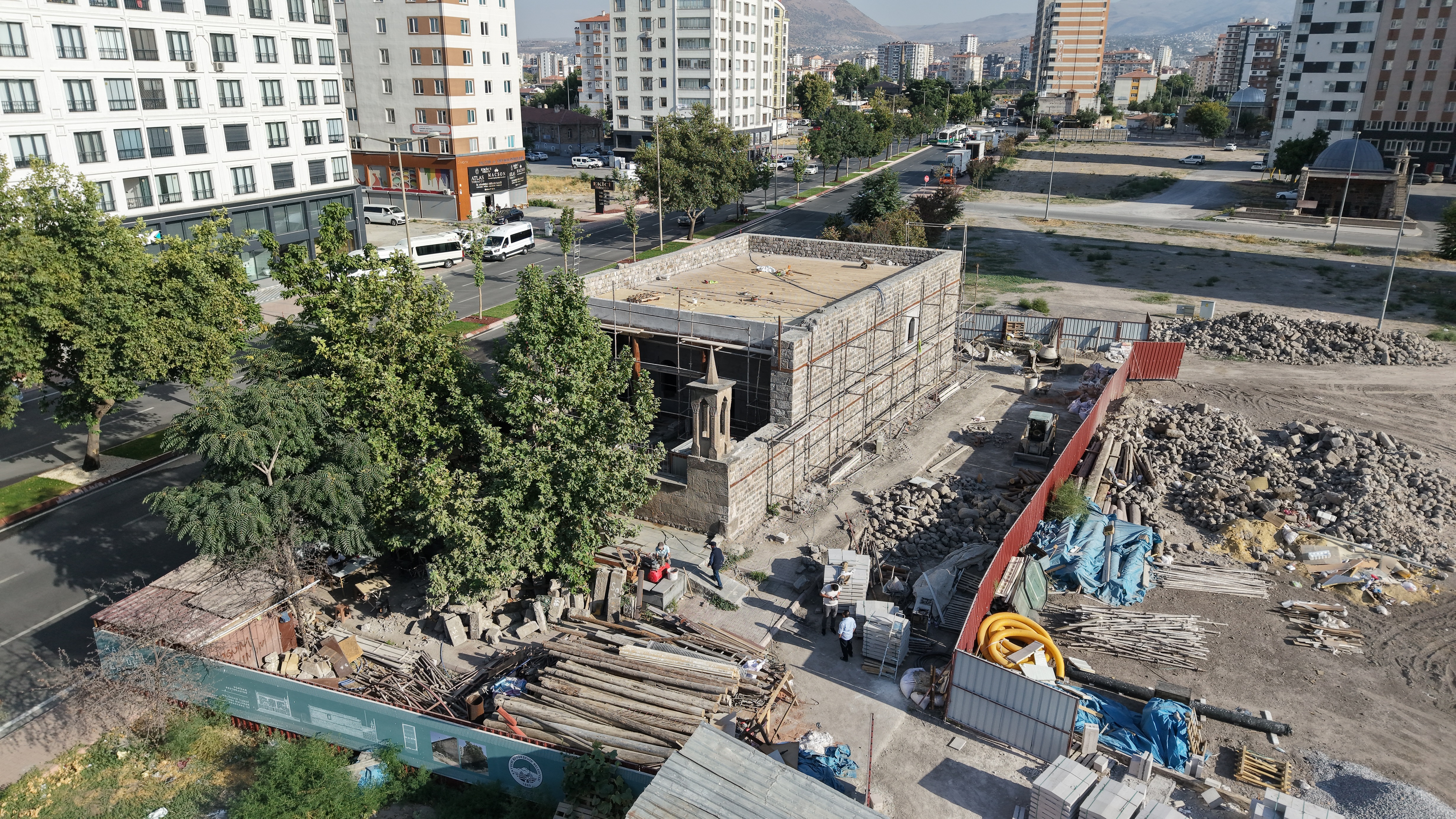 KAYSERİ BÜYÜKŞEHİR’DEN TARİHE VEFA: TASMAKIRAN CAMİİ RAMAZAN’DA İBADETE AÇILIYOR