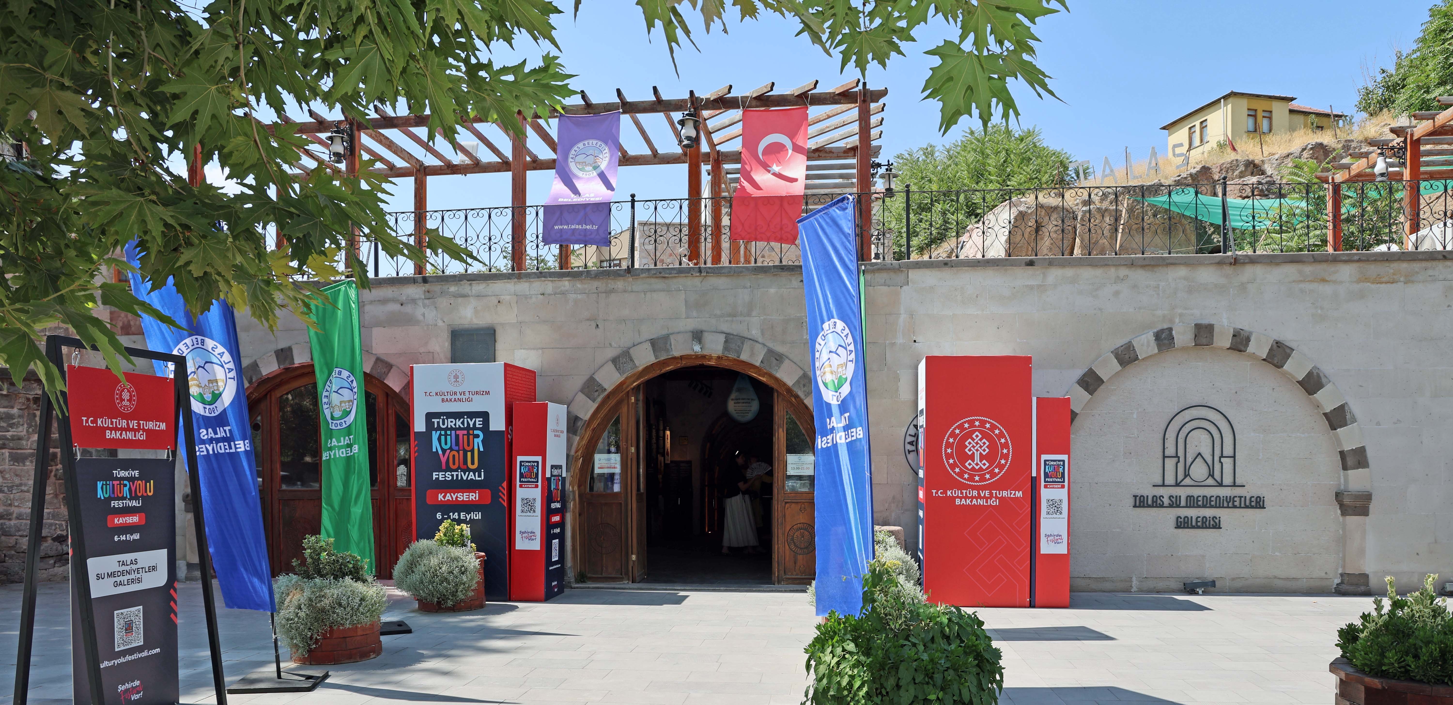 KÜLTÜR YOLU FESTİVALİNDE TALAS’TA ‘ŞİFAYA AÇILAN KAPILAR’ SERGİSİ