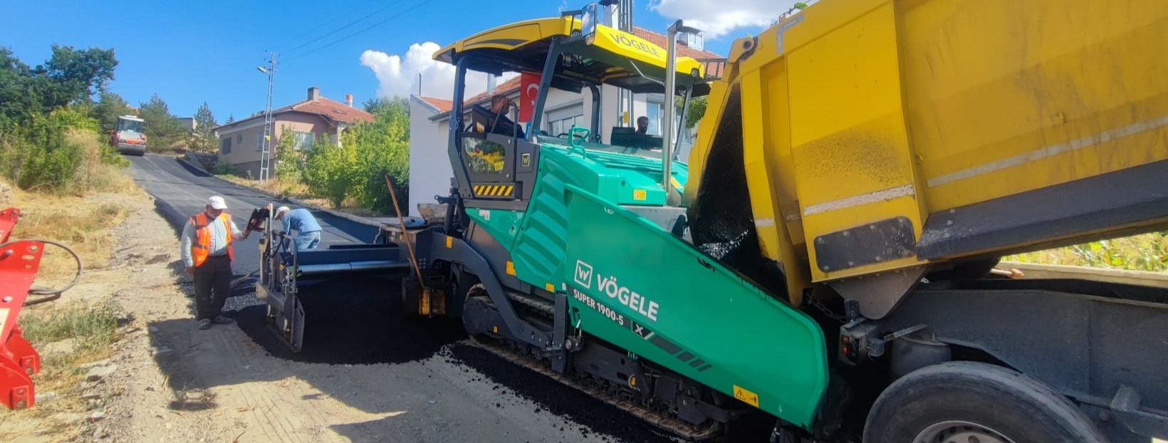 BÜYÜKŞEHİR’DEN ÖZVATAN İLÇE MERKEZİNDE 19 MİLYON TL’LİK SICAK ASFALT YATIRIMI