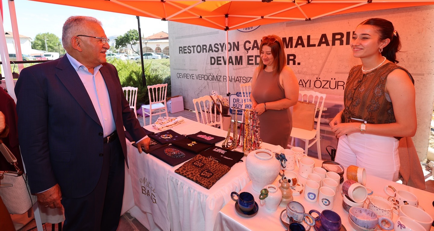 BÜYÜKKILIÇ, TASARIMCI KADINLAR ETKİNLİĞİ’NDE GİRİŞİMCİ KADINLARLA BİR ARAYA GELDİ