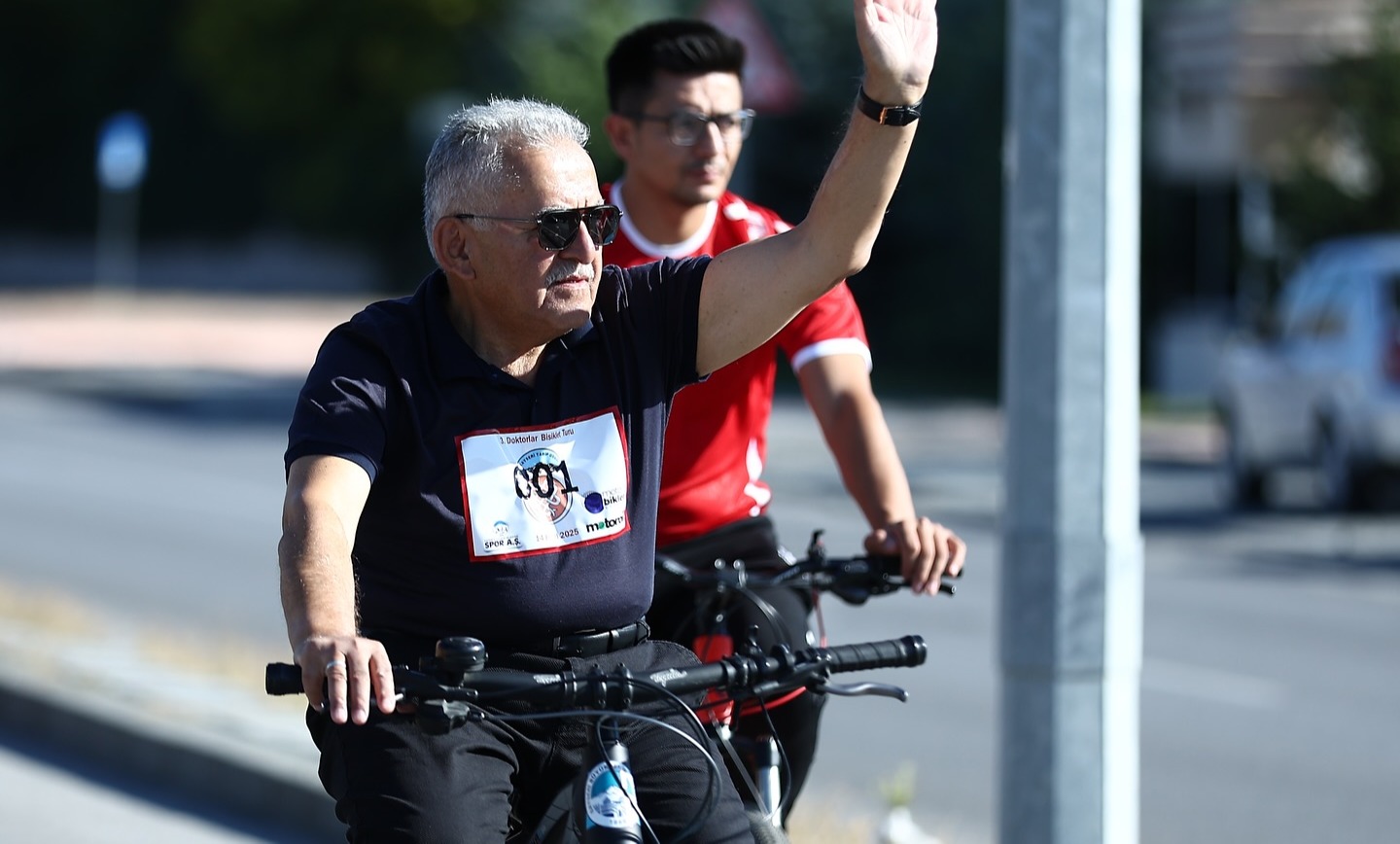 Başkan Büyükkılıç, 3’üncü doktorlar bisiklet turu’nda pedal çevirdi