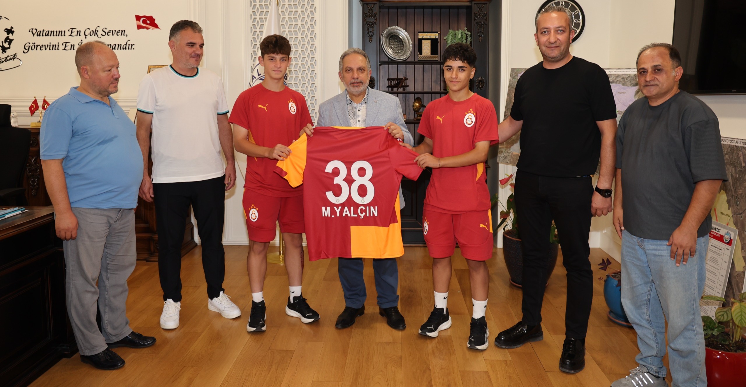 Adı üzerinde sporcu fabrikası: Profesyonel liglere 13 futbolcu
