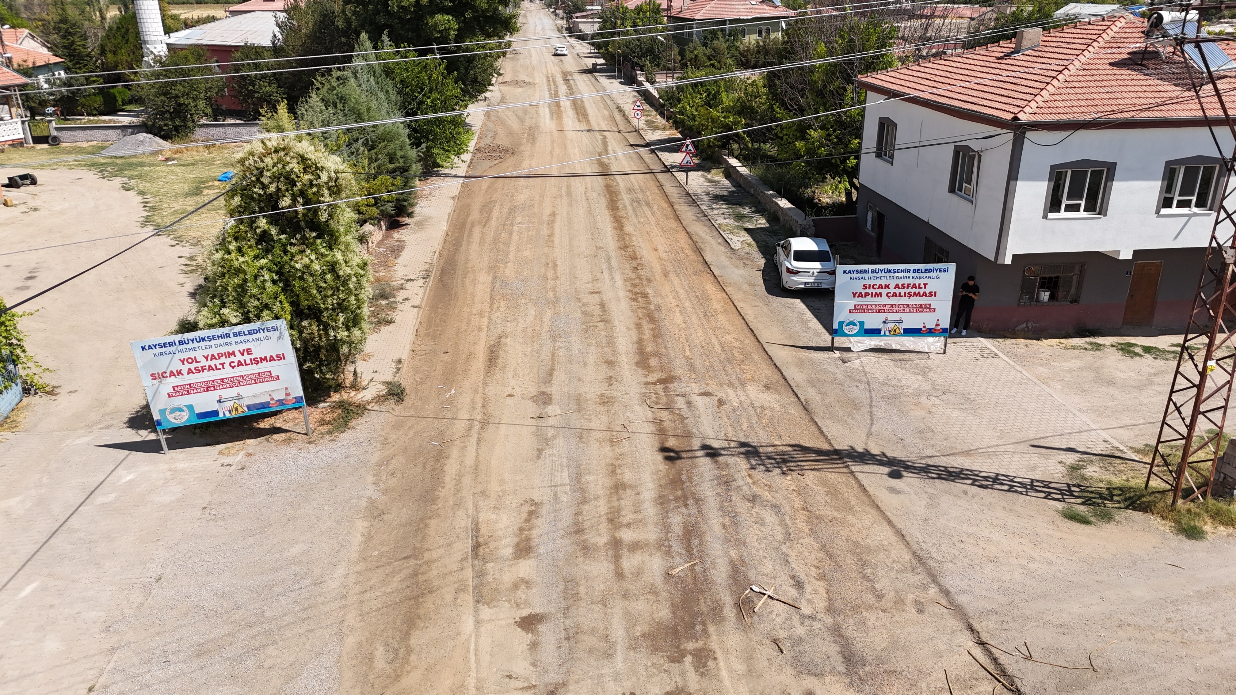 BÜYÜKŞEHİR’DEN YEŞİLHİSAR’A 10 MİLYON TL’LİK SICAK ASFALT
