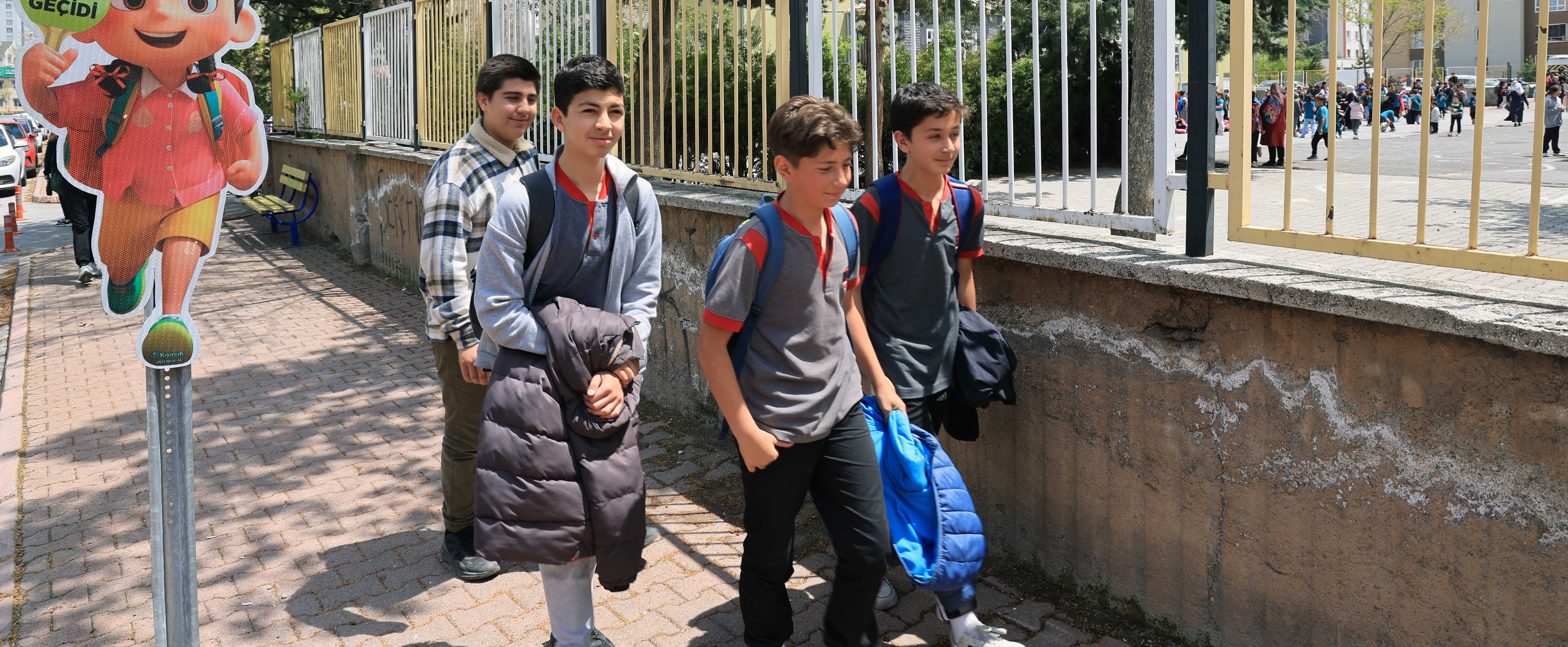 TALAS'TA OKUL GEÇİTLERİ HEM SEVİMLİ HEM GÜVENLİ