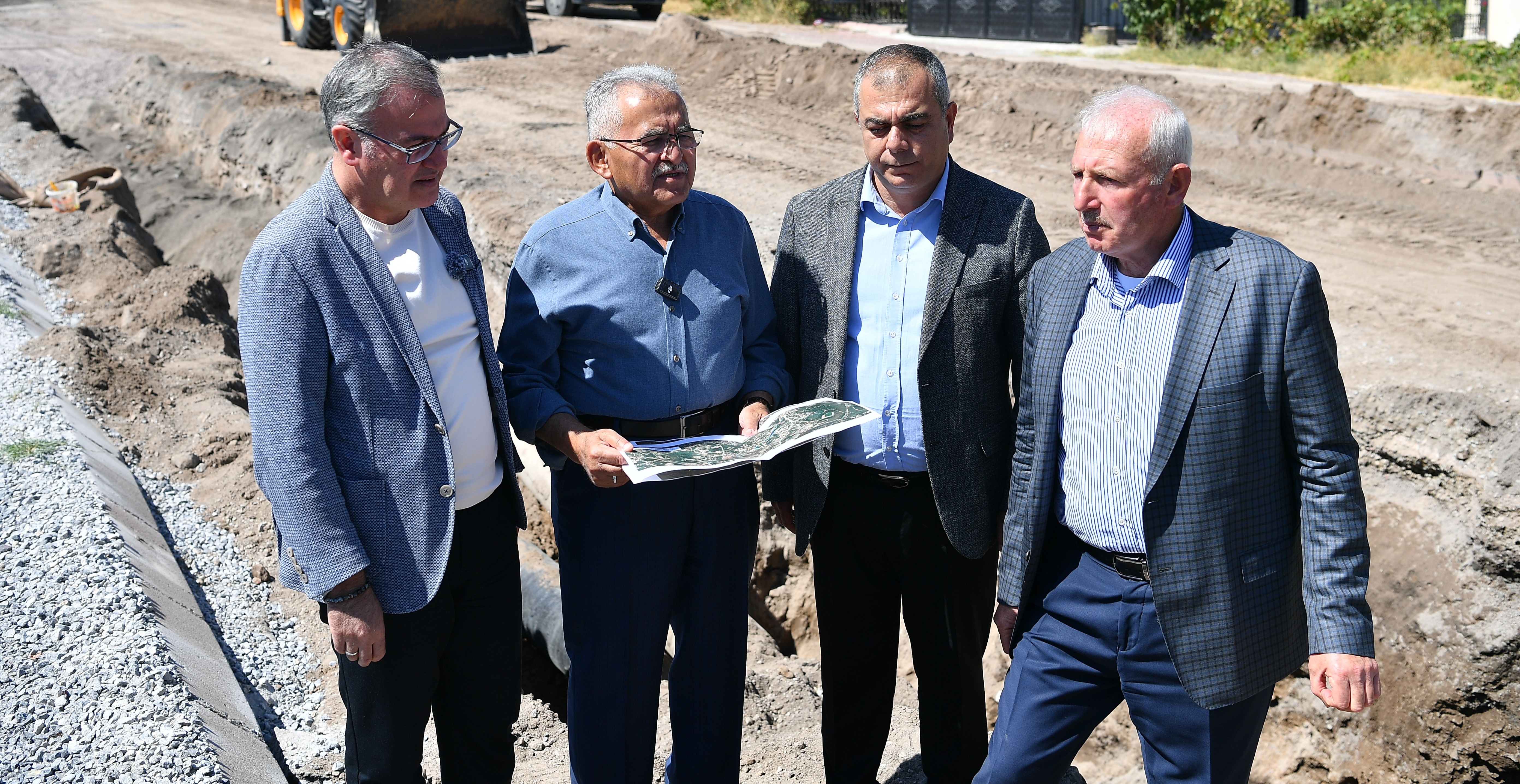 BAŞKAN BÜYÜKKILIÇ, HACILAR KAYSERİ CADDESİ’NDE 100 MİLYON TL’LİK YATIRIMI İNCELEDİ