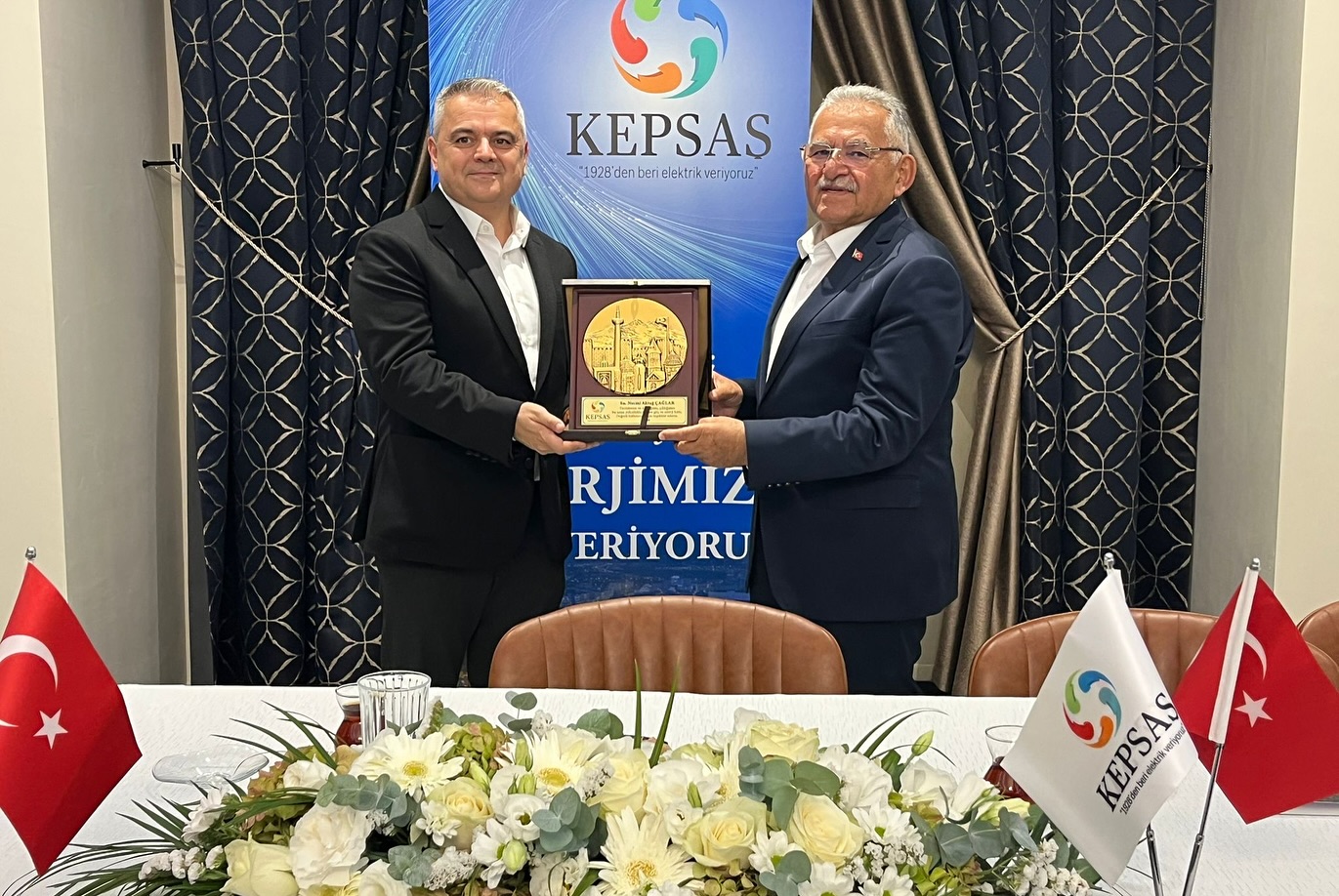 BÜYÜKKILIÇ, KEPSAŞ BULUŞMASINDA BAYİLERLE BİR ARAYA GELDİ