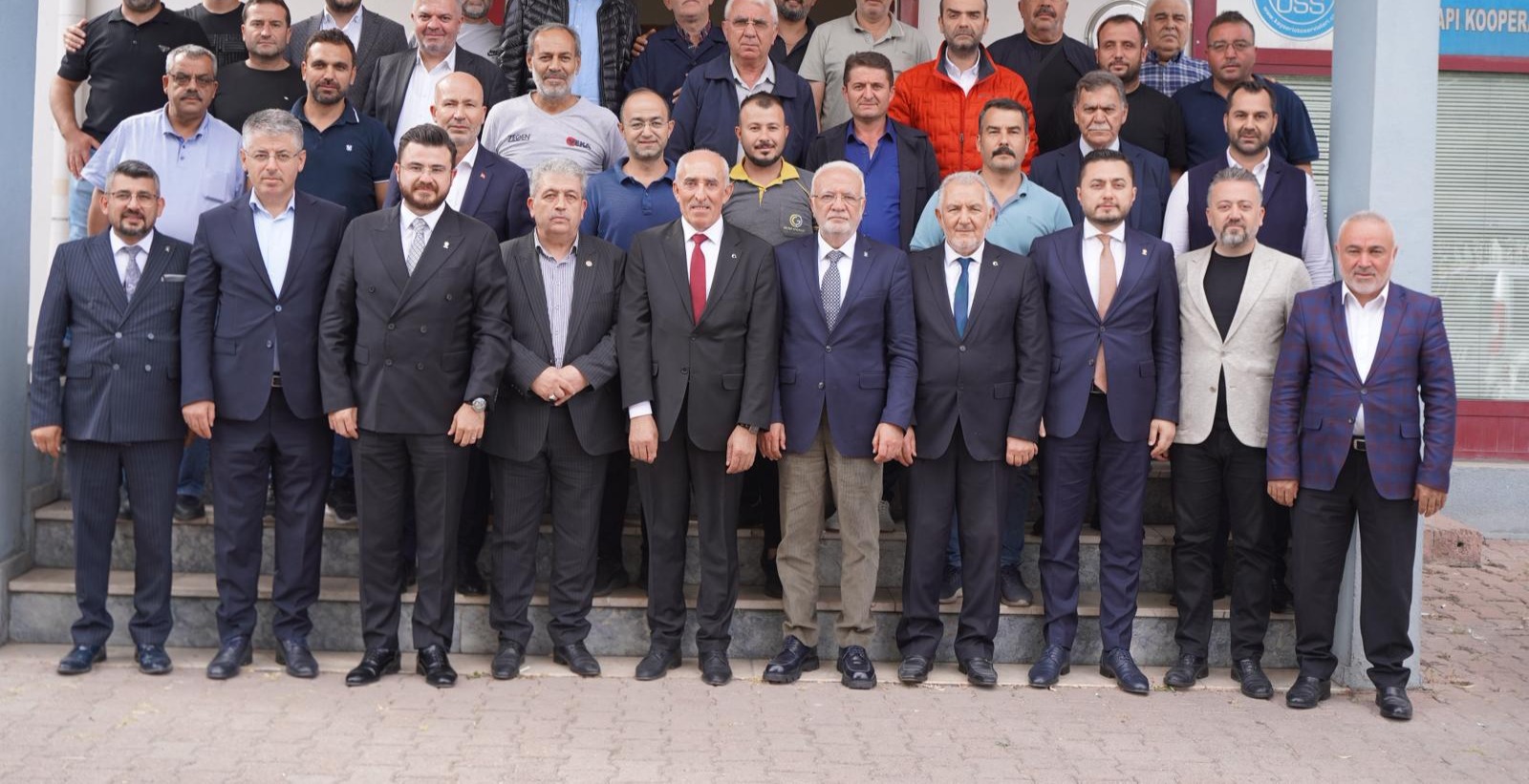 AK Parti Genel Başkan Vekili Elitaş, İl Başkanı Okandan ve Milletvekilleri Kayseri Oto Sanatkârlar Odası’nı Ziyaret Etti