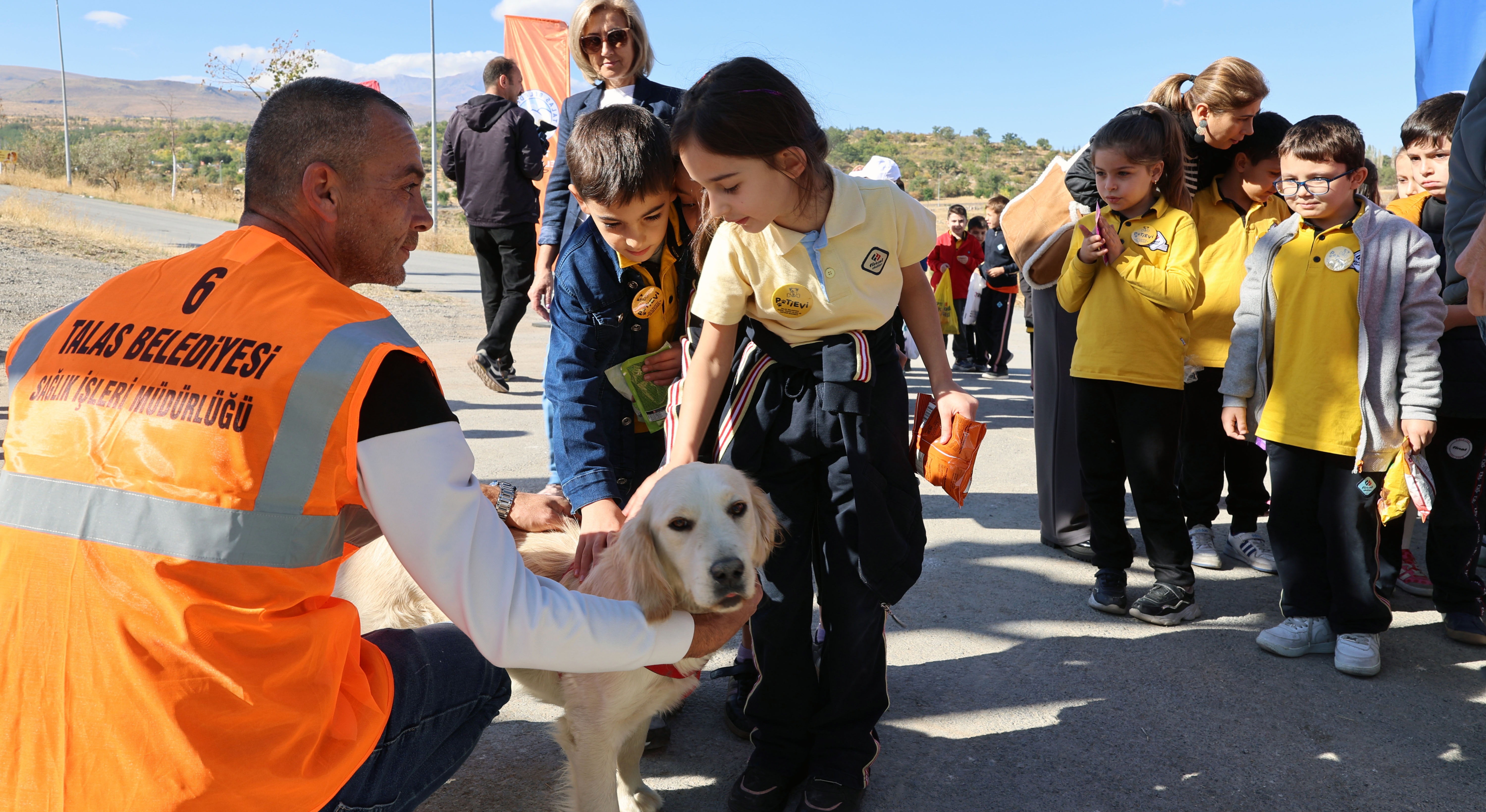 TALAS’TA DÜNYA HAYVANLARI KORUMA GÜNÜ RENKLİ ETKİNLİKLERLE KUTLANDI