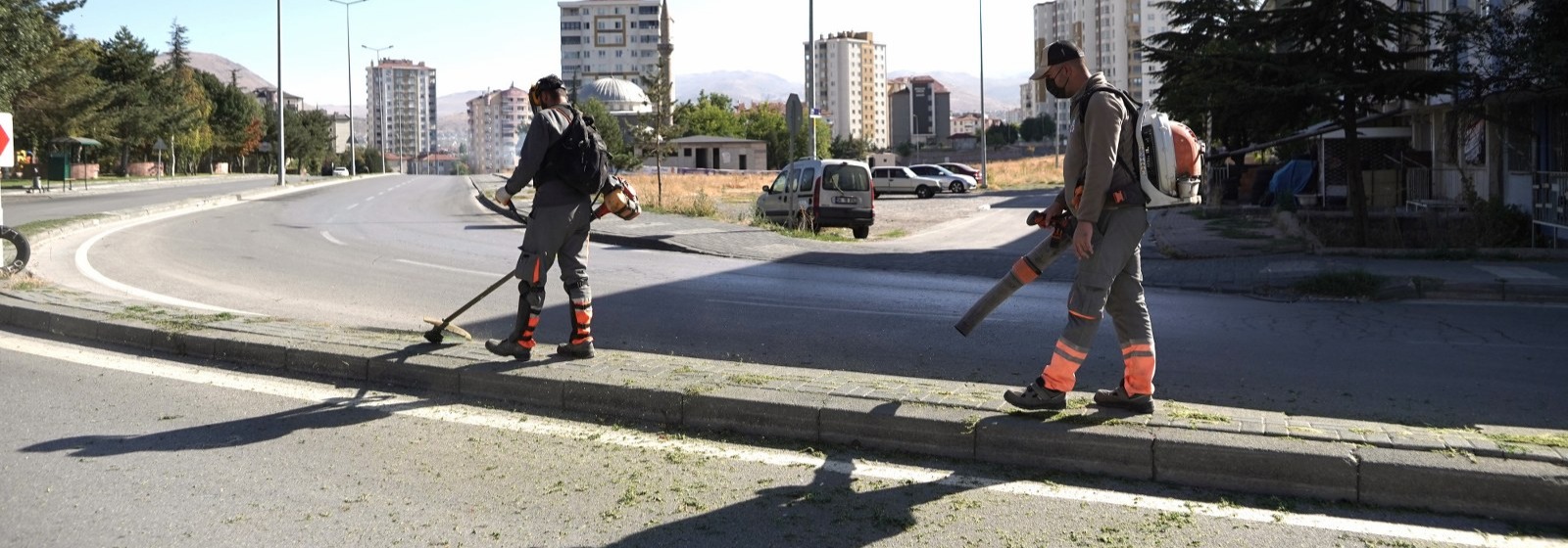 MELİKGAZİ'DE DAHA TEMİZ VE DÜZENLİ BİR İLÇE İÇİN GENEL SONBAHAR TEMİZLİĞİ BAŞLADI