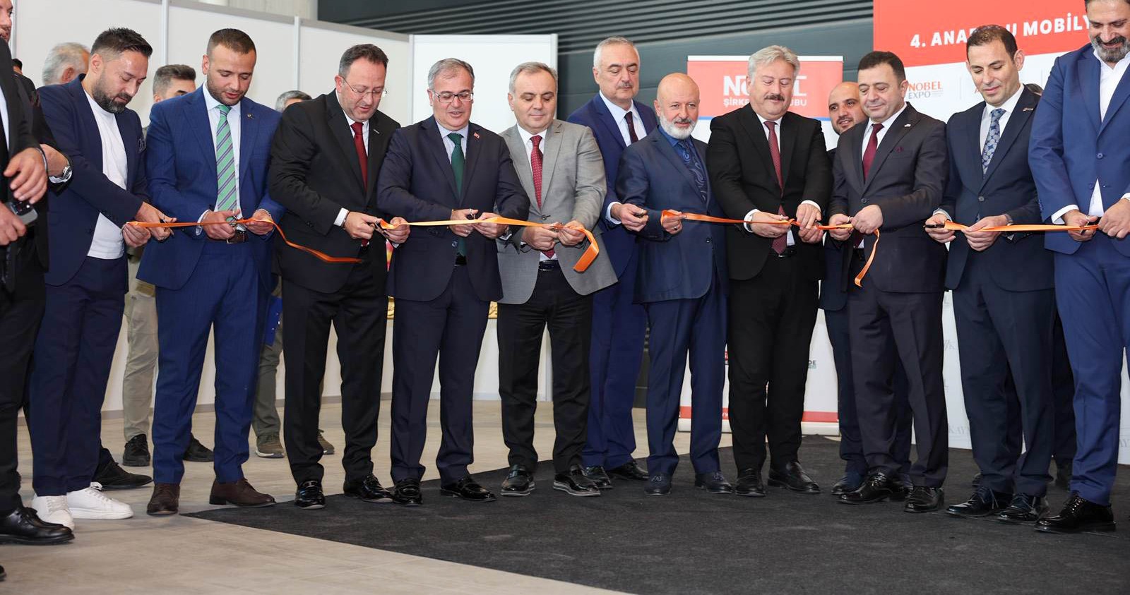 Başkan Özdoğan, Anadolu'nun en büyük mobilya fuarında