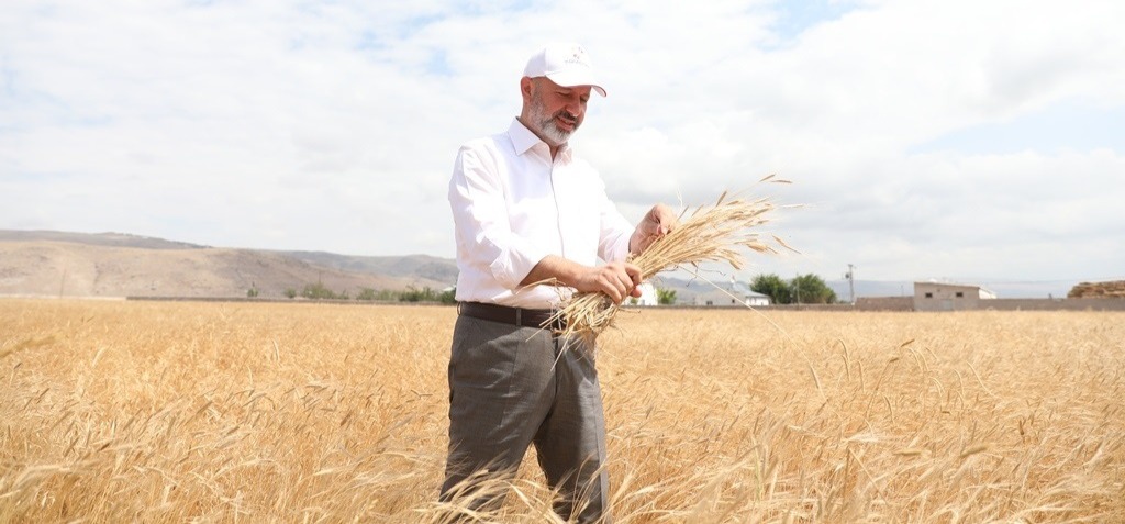 “YERELDEN TÜRKİYE’YE MODEL OLACAK İŞLER YAPIYORUZ”